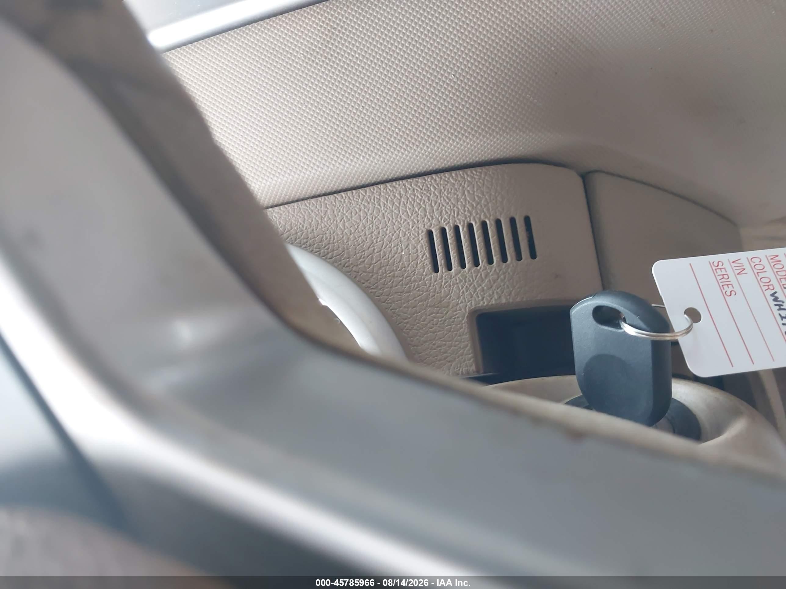 2010 Mercury Mountaineer   White vin: 4M2EN3HE5AUJ04559