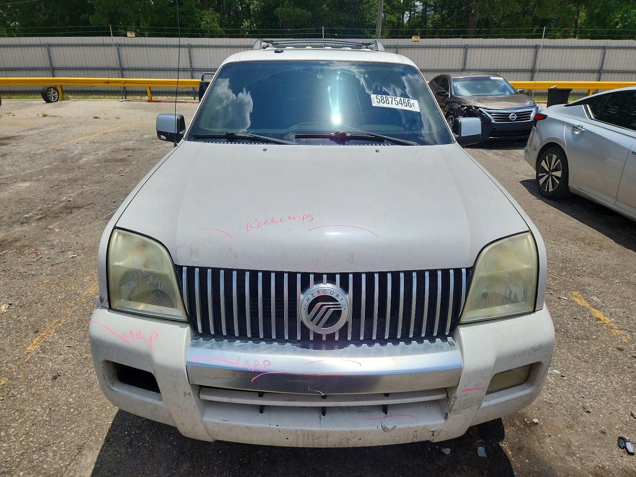 2010 Mercury Mountaineer Premier White vin: 4M2EN3JE2AUJ04433