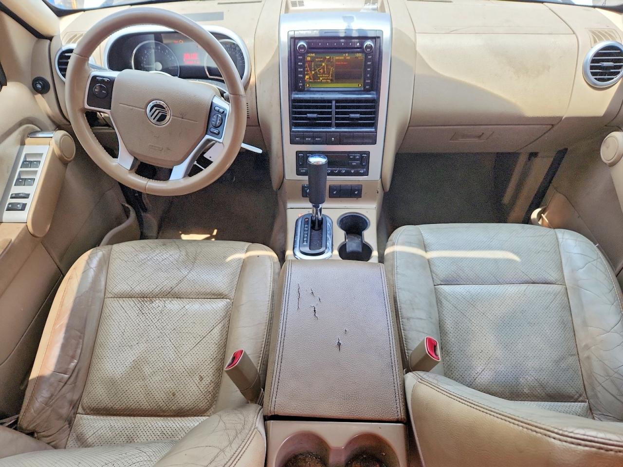 2010 Mercury Mountaineer Premier White vin: 4M2EN3JE2AUJ04433