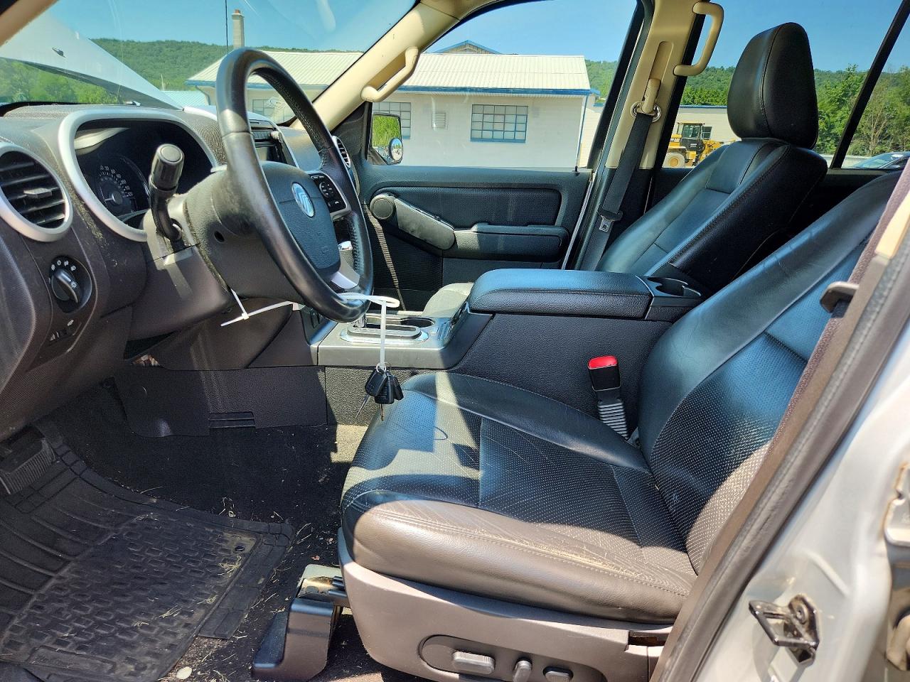 2010 Mercury Mountaineer Premier Серебряный vin: 4M2EN4J80AUJ03393