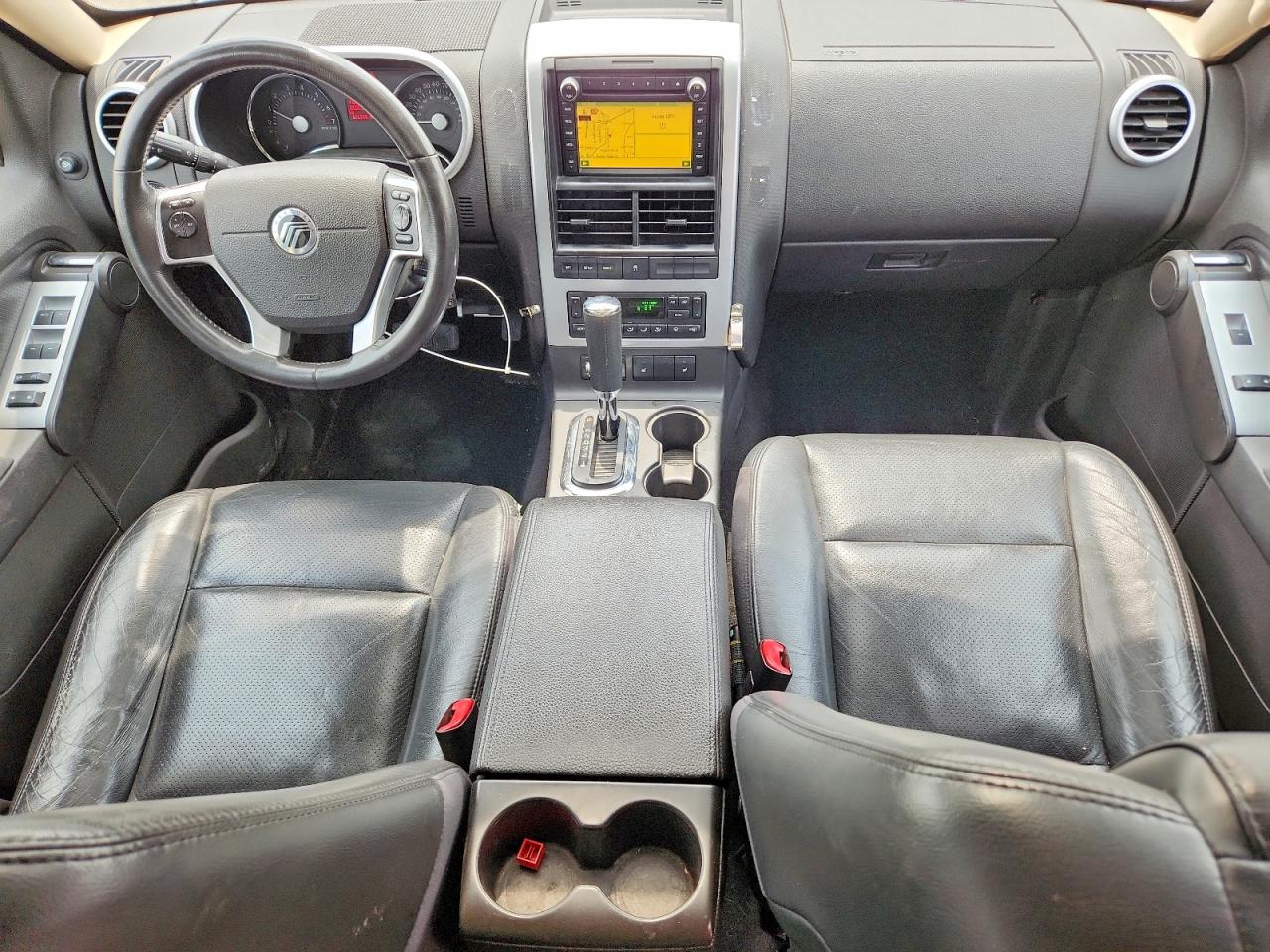 2010 Mercury Mountaineer Premier White vin: 4M2EN4J82AUJ07977