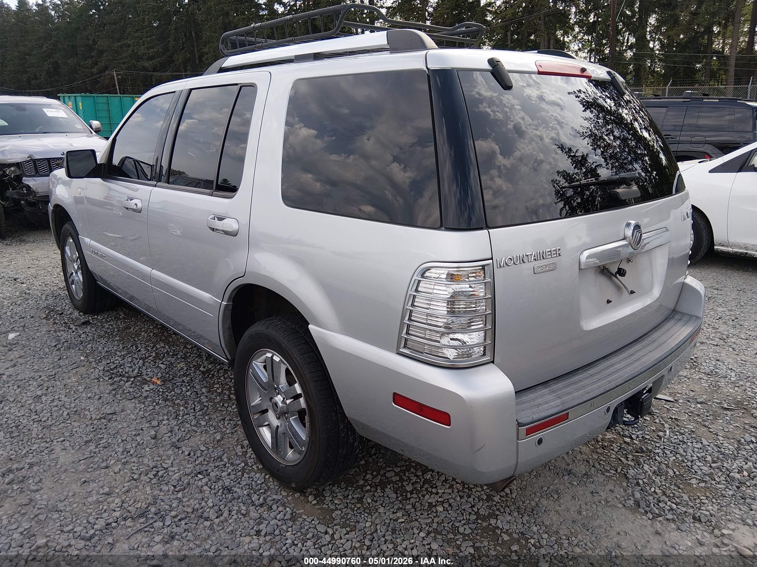 2010 Mercury Mountaineer Premier Silver vin: 4M2EN4J89AUJ04347