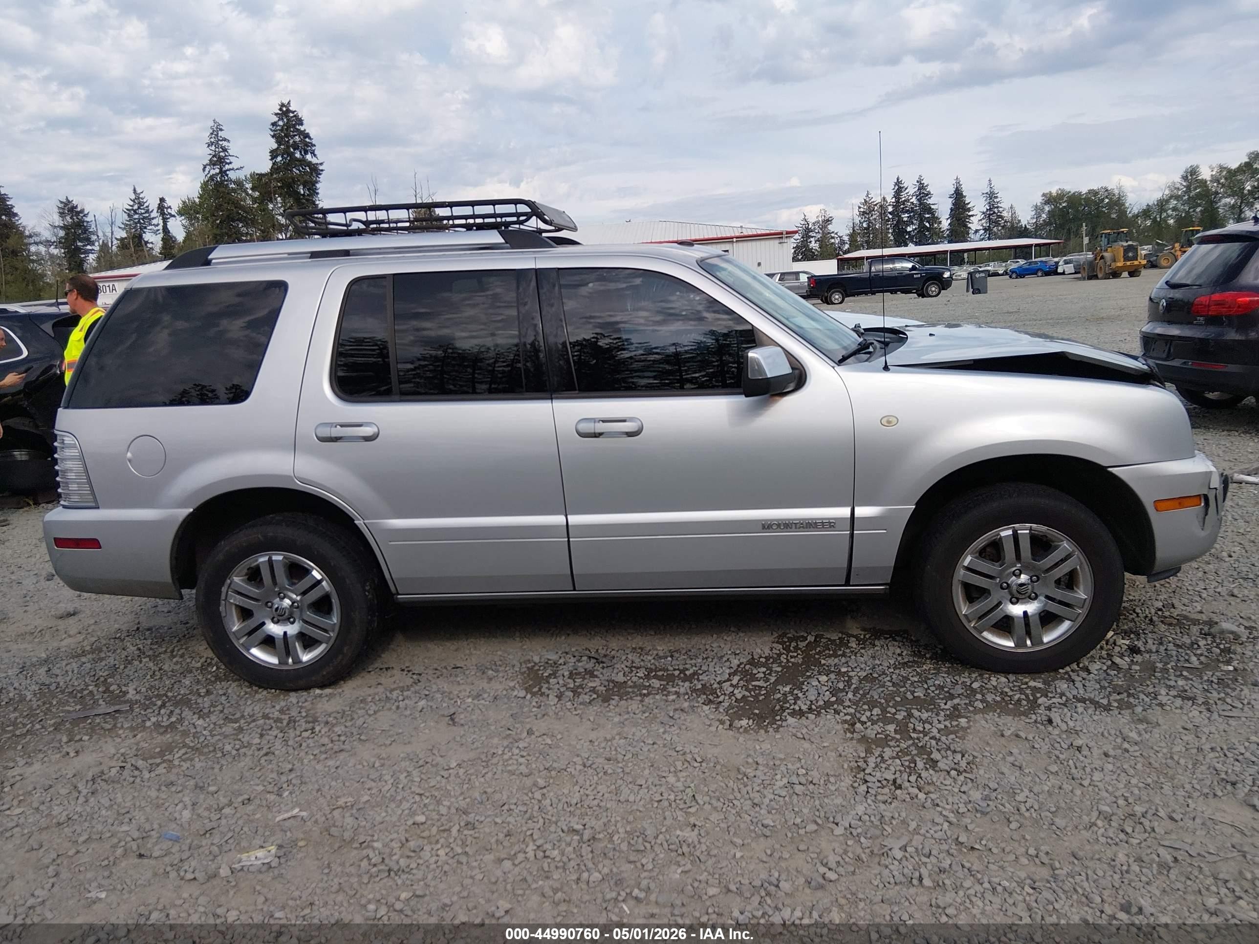2010 Mercury Mountaineer Premier Silver vin: 4M2EN4J89AUJ04347