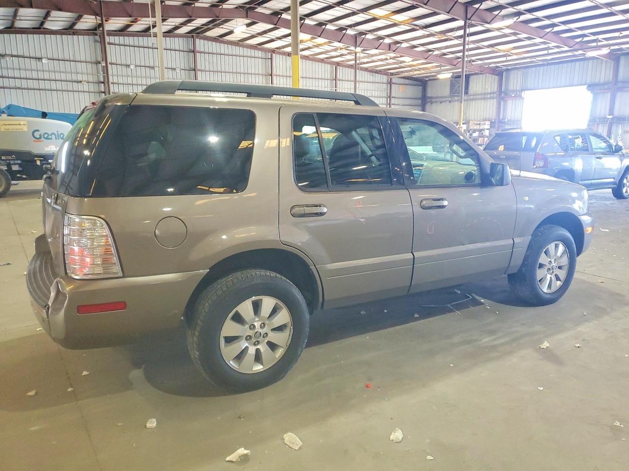 2006 Mercury Mountaineer Convenience Silver vin: 4M2EU36E36UJ07473