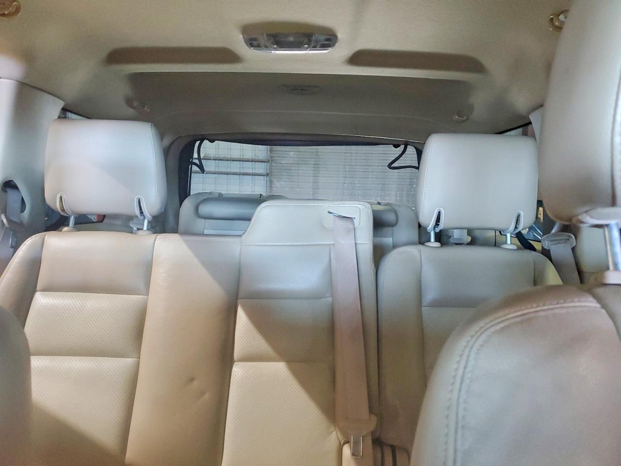 2006 Mercury Mountaineer Convenience Silver vin: 4M2EU36E36UJ07473