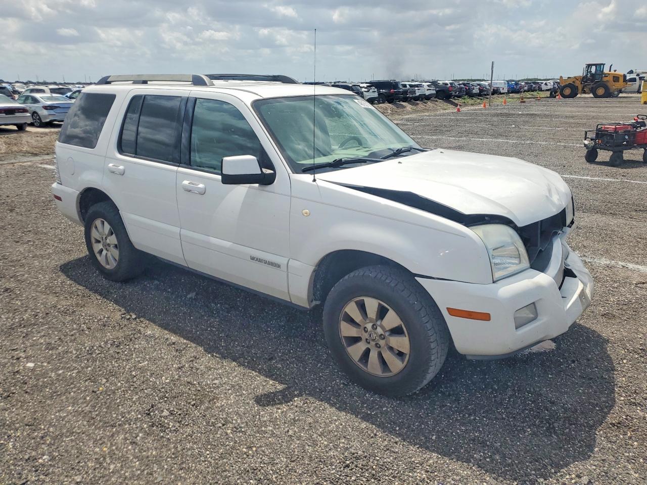 2007 Mercury Mountaineer Luxury White vin: 4M2EU37E17UJ00456