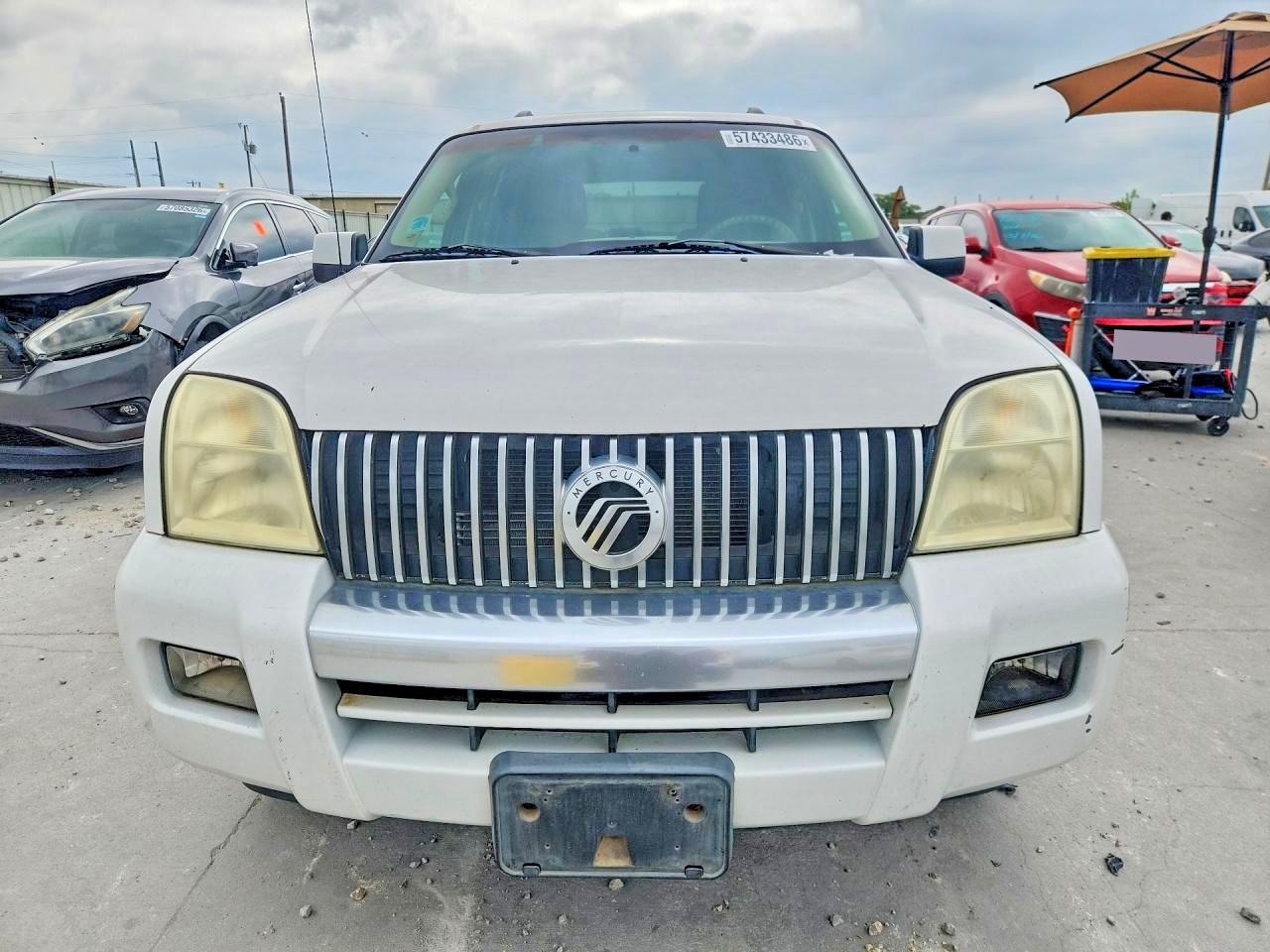 2006 Mercury Mountaineer Luxury White vin: 4M2EU37E46UJ07707