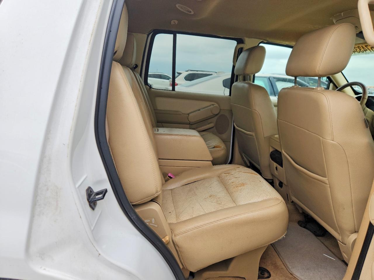 2006 Mercury Mountaineer Luxury White vin: 4M2EU37E46UJ07707