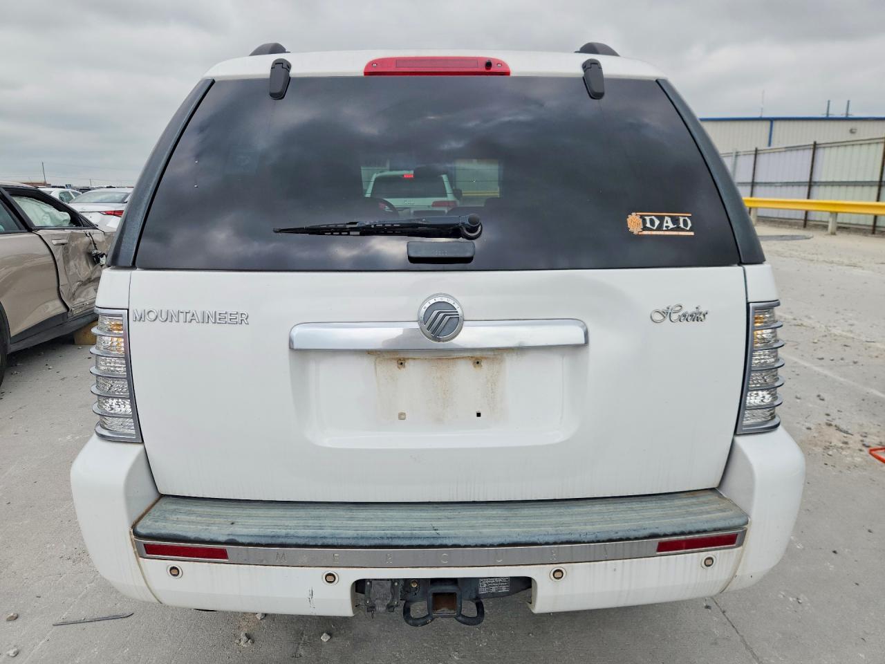 2006 Mercury Mountaineer Luxury White vin: 4M2EU37E46UJ07707