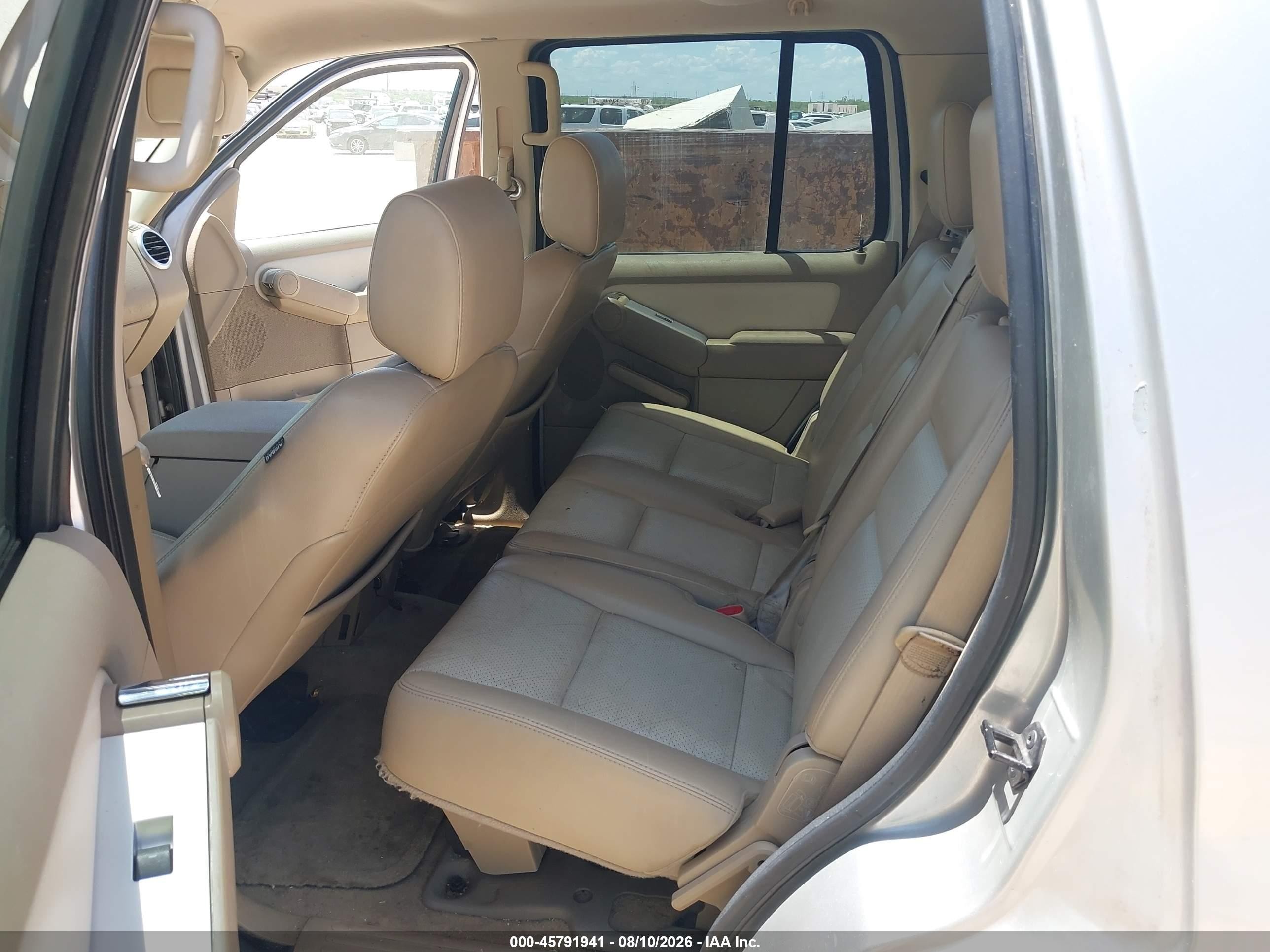 2008 Mercury Mountaineer Silver vin: 4M2EU37E48UJ10254