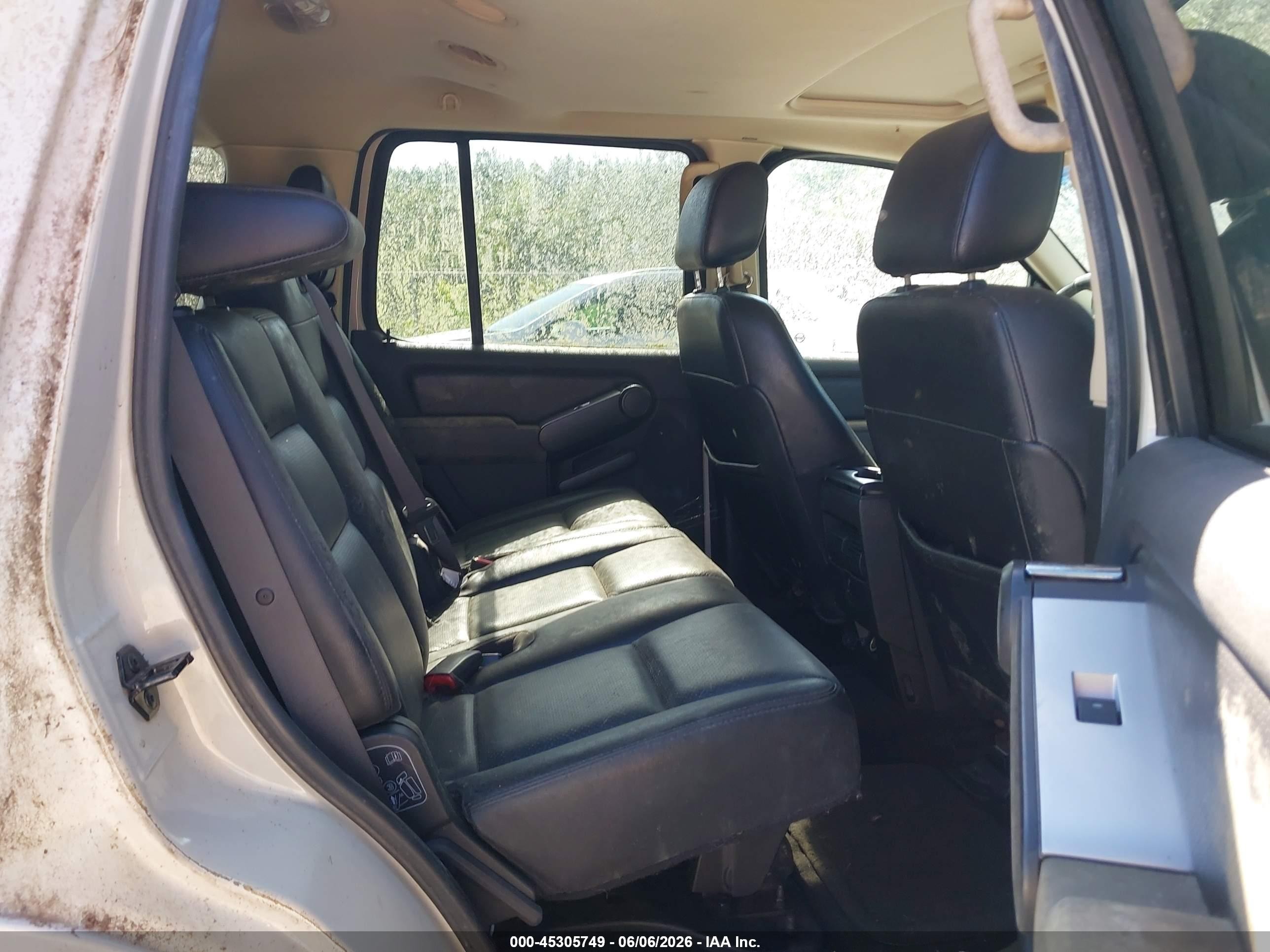 2006 Mercury Mountaineer Luxury White vin: 4M2EU37E66UJ24461