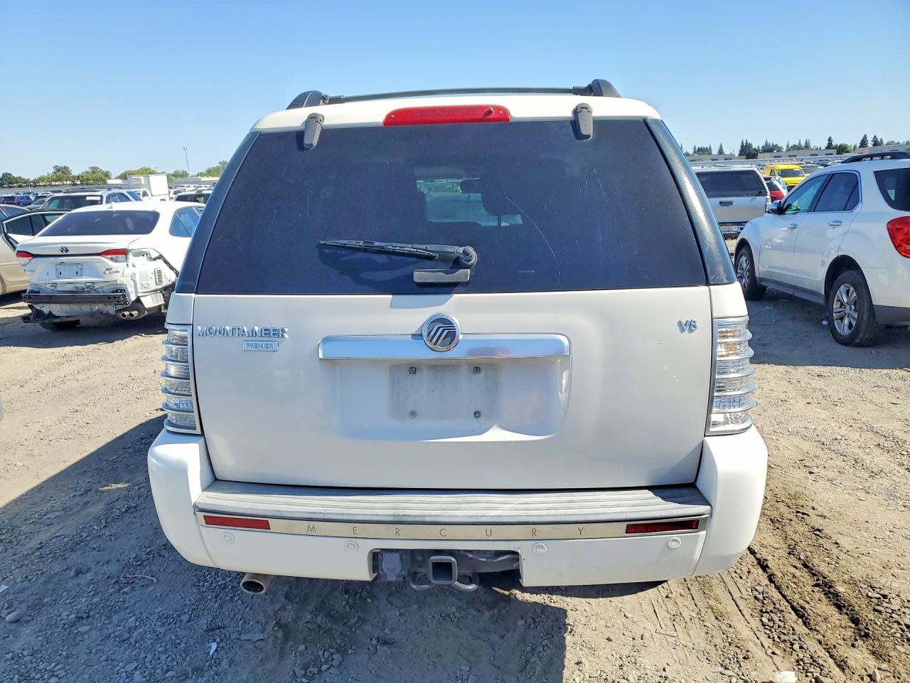 2008 Mercury Mountaineer Premier White vin: 4M2EU38828UJ00203