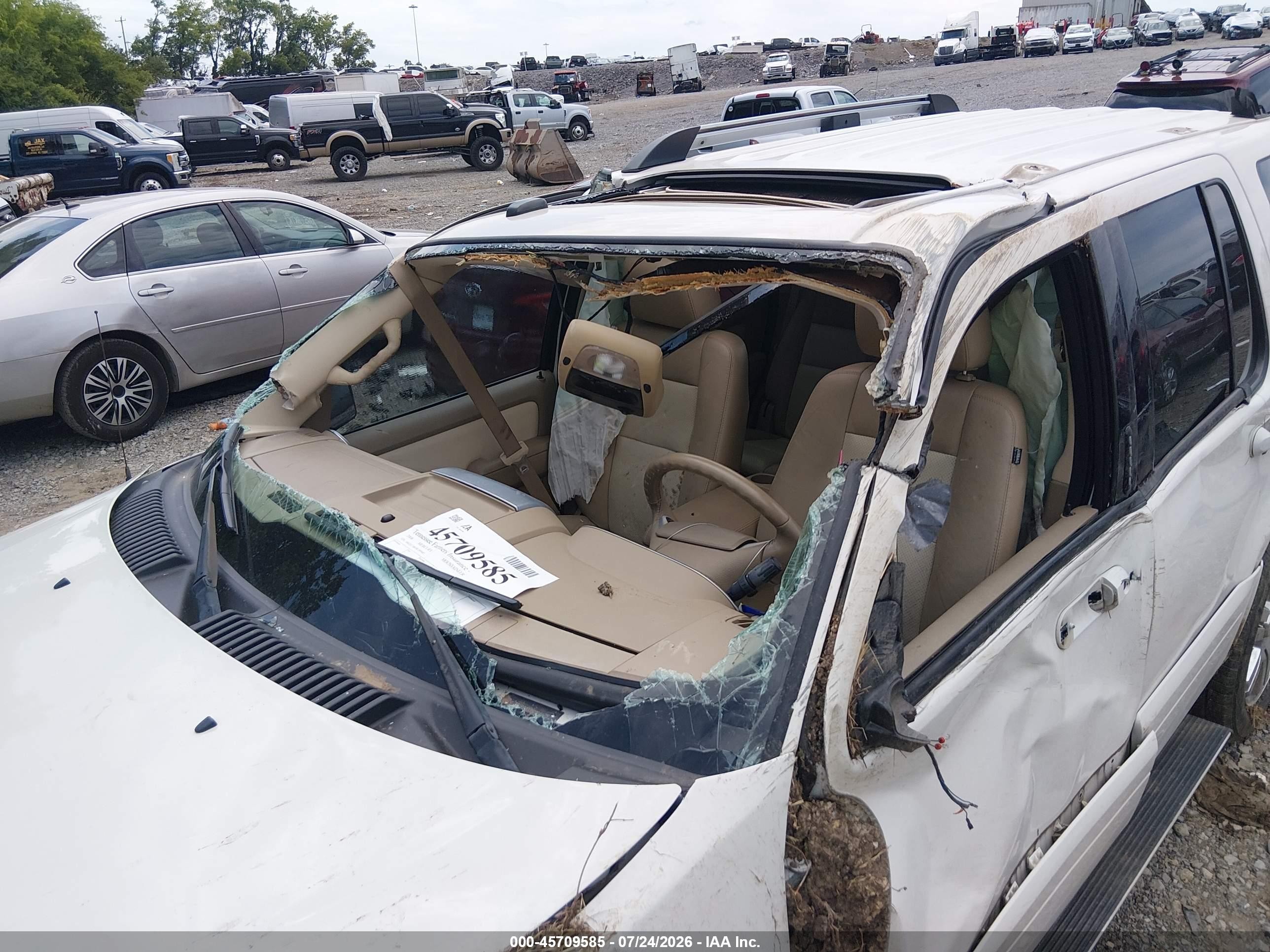 2008 Mercury Mountaineer Premier White vin: 4M2EU38838UJ09685