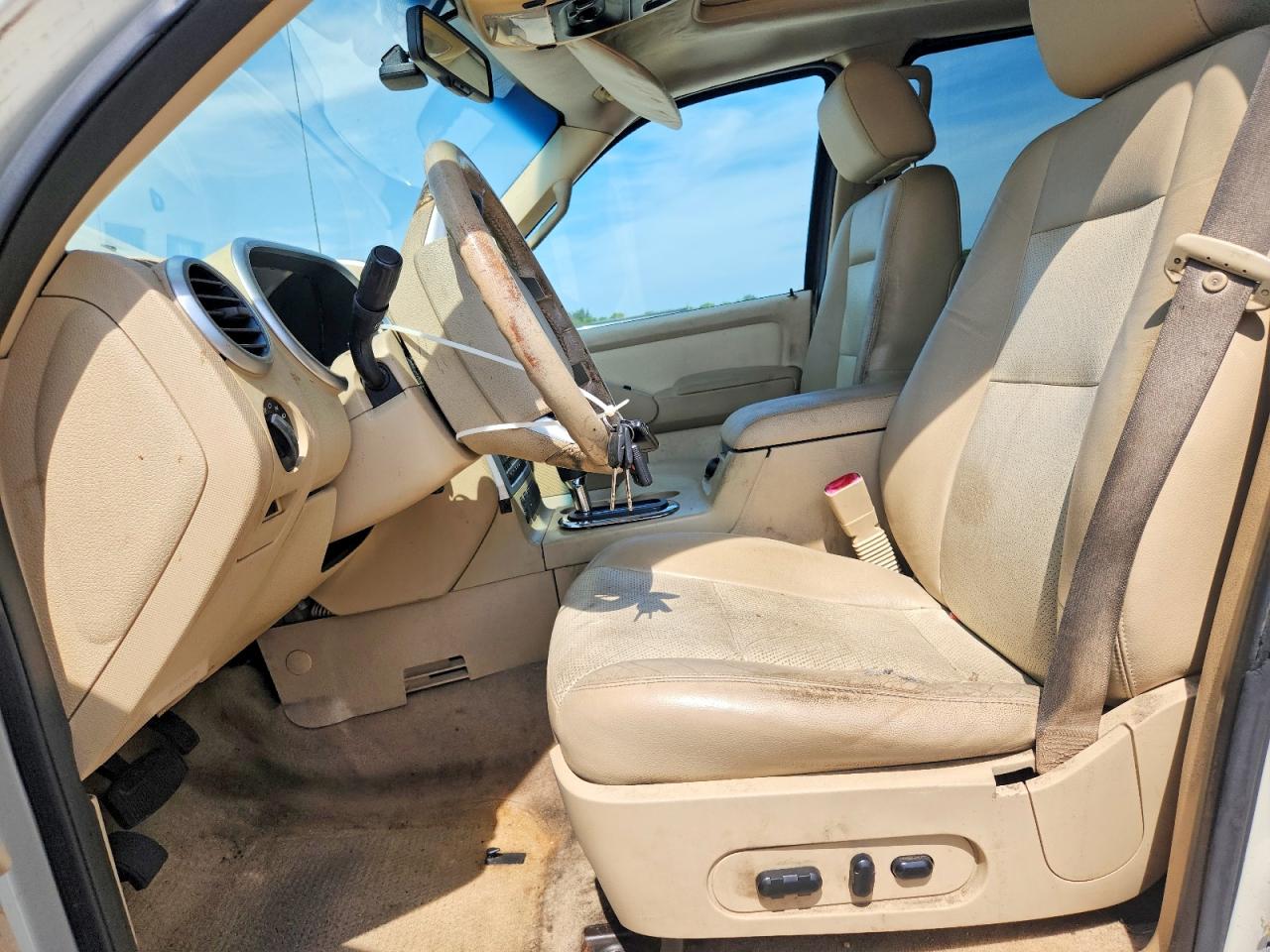 2006 Mercury Mountaineer Premier White vin: 4M2EU38866ZJ03007