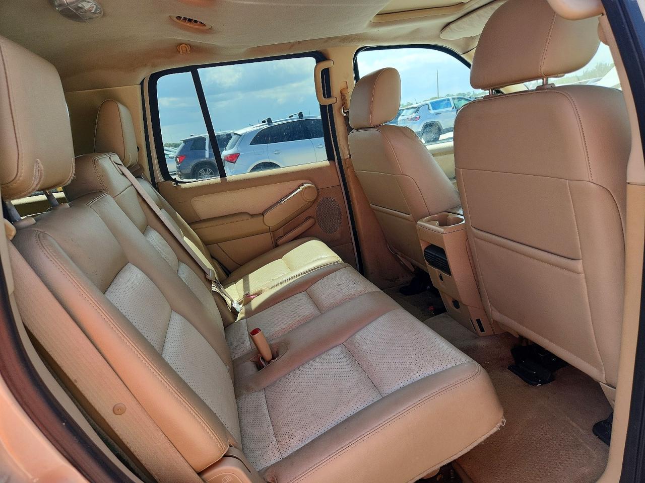 2006 Mercury Mountaineer Premier White vin: 4M2EU38866ZJ03007