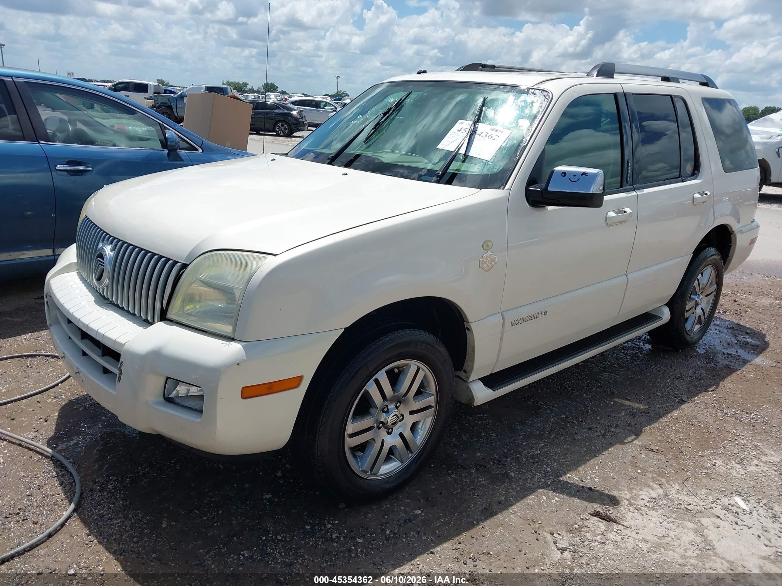 2007 Mercury Mountaineer Premier White vin: 4M2EU388X7UJ10766