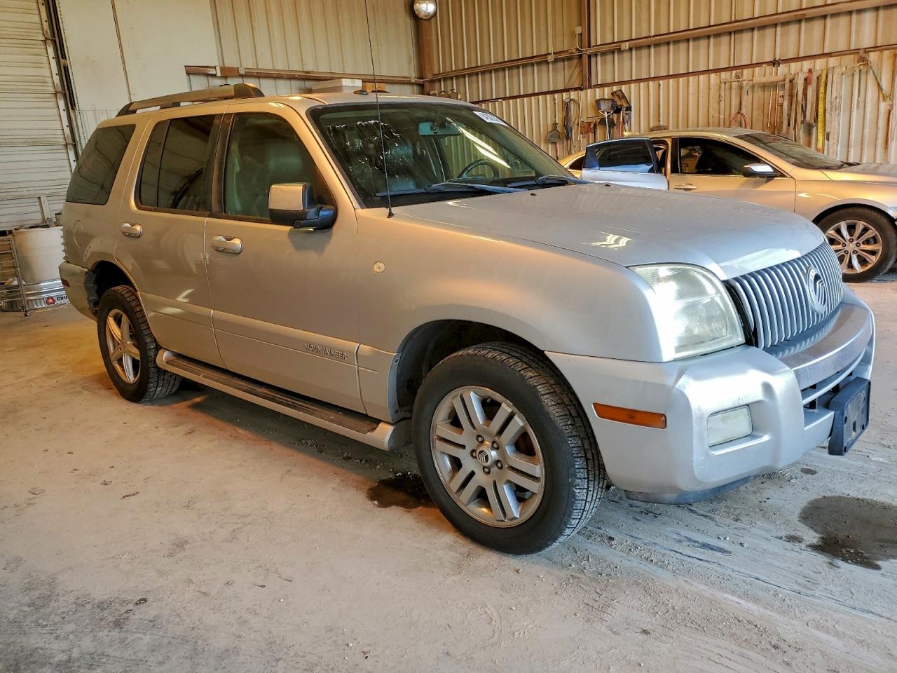 2009 Mercury Mountaineer Premier Silver vin: 4M2EU38E19UJ02967