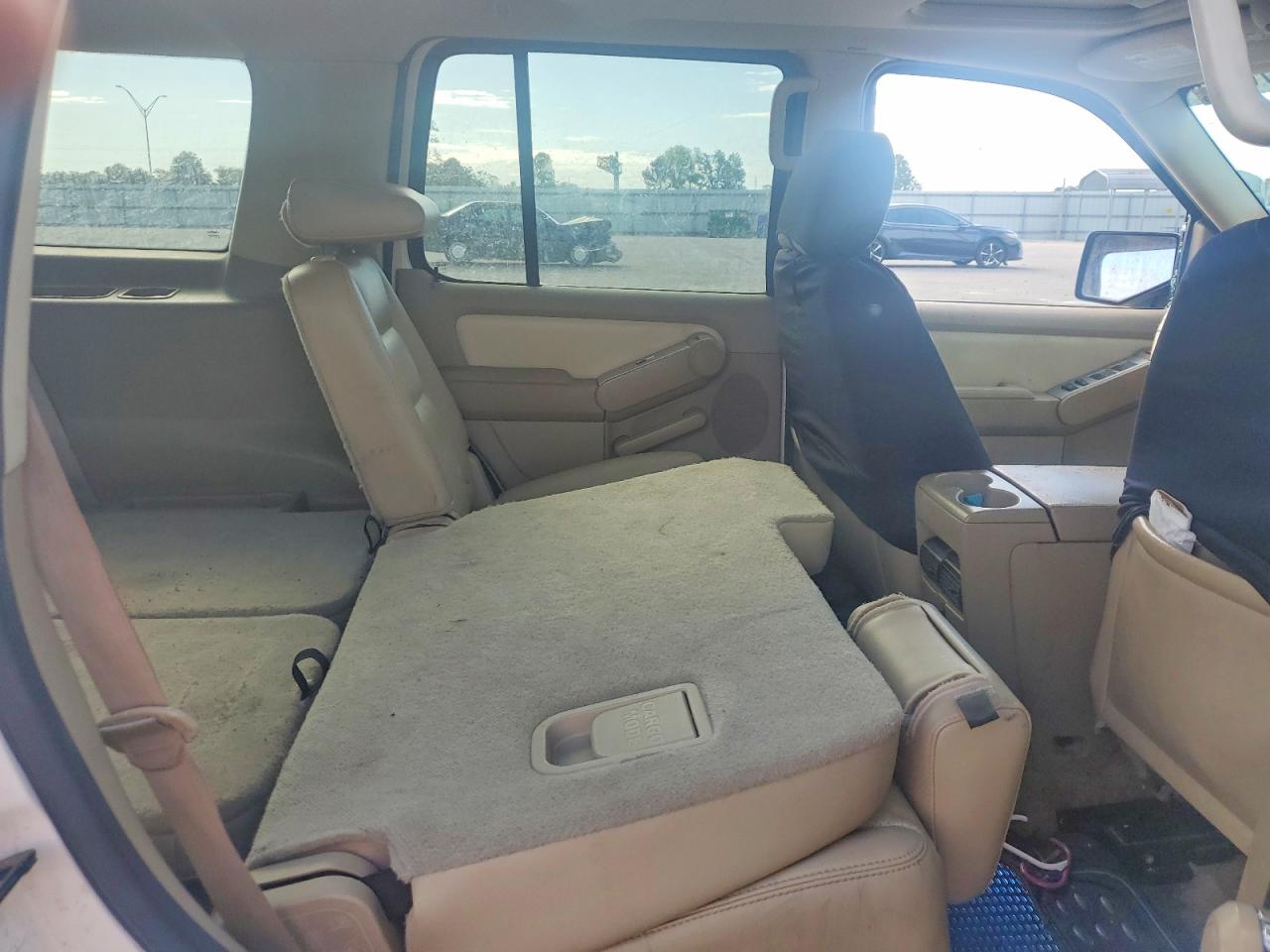 2008 Mercury Mountaineer Premier Cream vin: 4M2EU38E28UJ14723