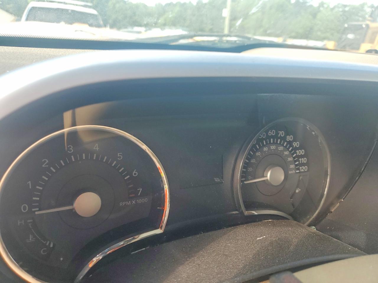 2008 Mercury Mountaineer Premier Cream vin: 4M2EU38E28UJ14723