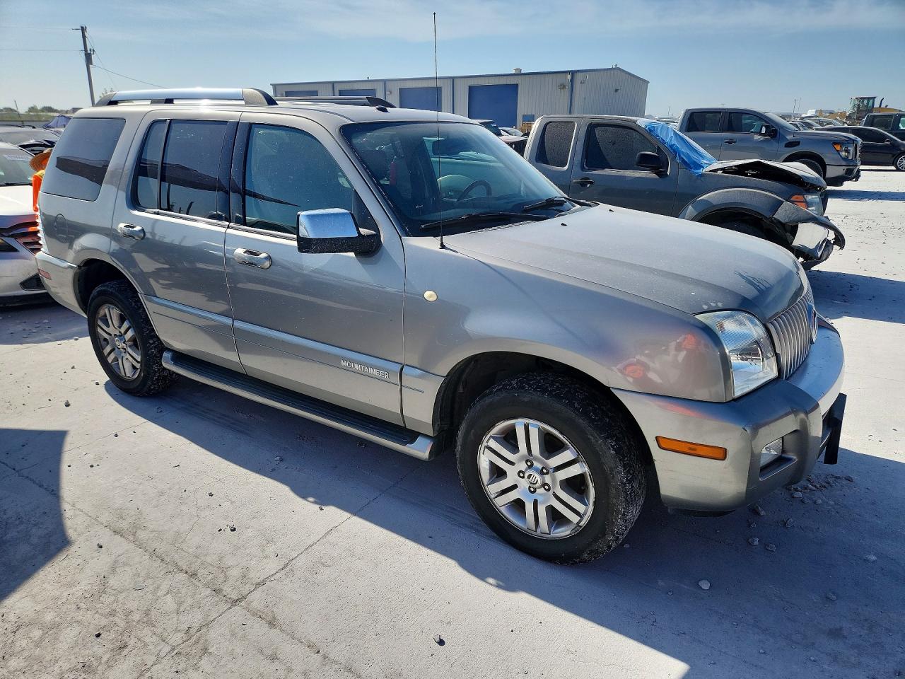 2008 Mercury Mountaineer Premier Серебряный vin: 4M2EU38E48UJ17378