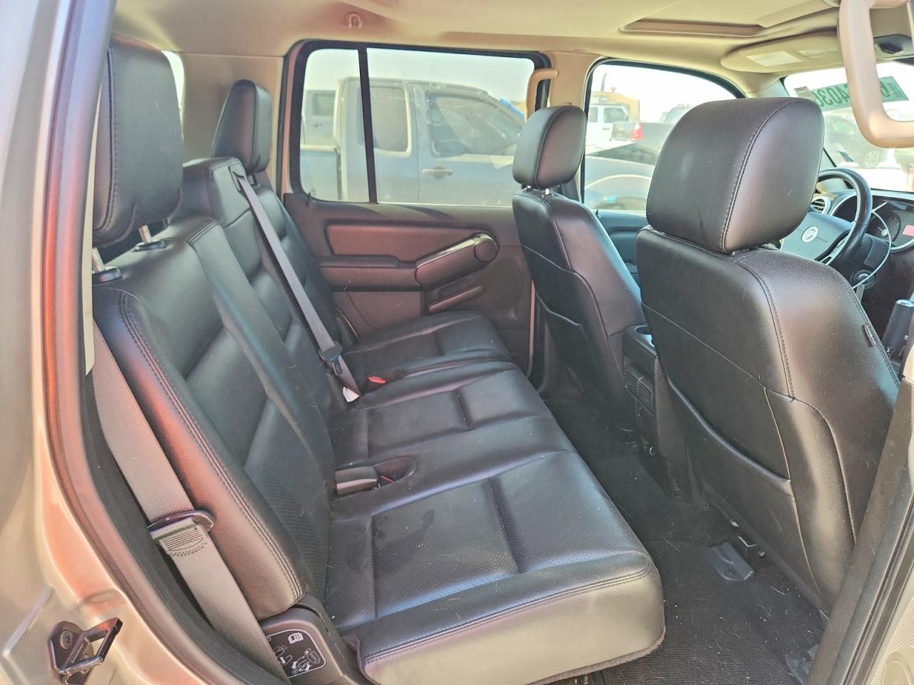 2008 Mercury Mountaineer Premier Серебряный vin: 4M2EU38E48UJ17378