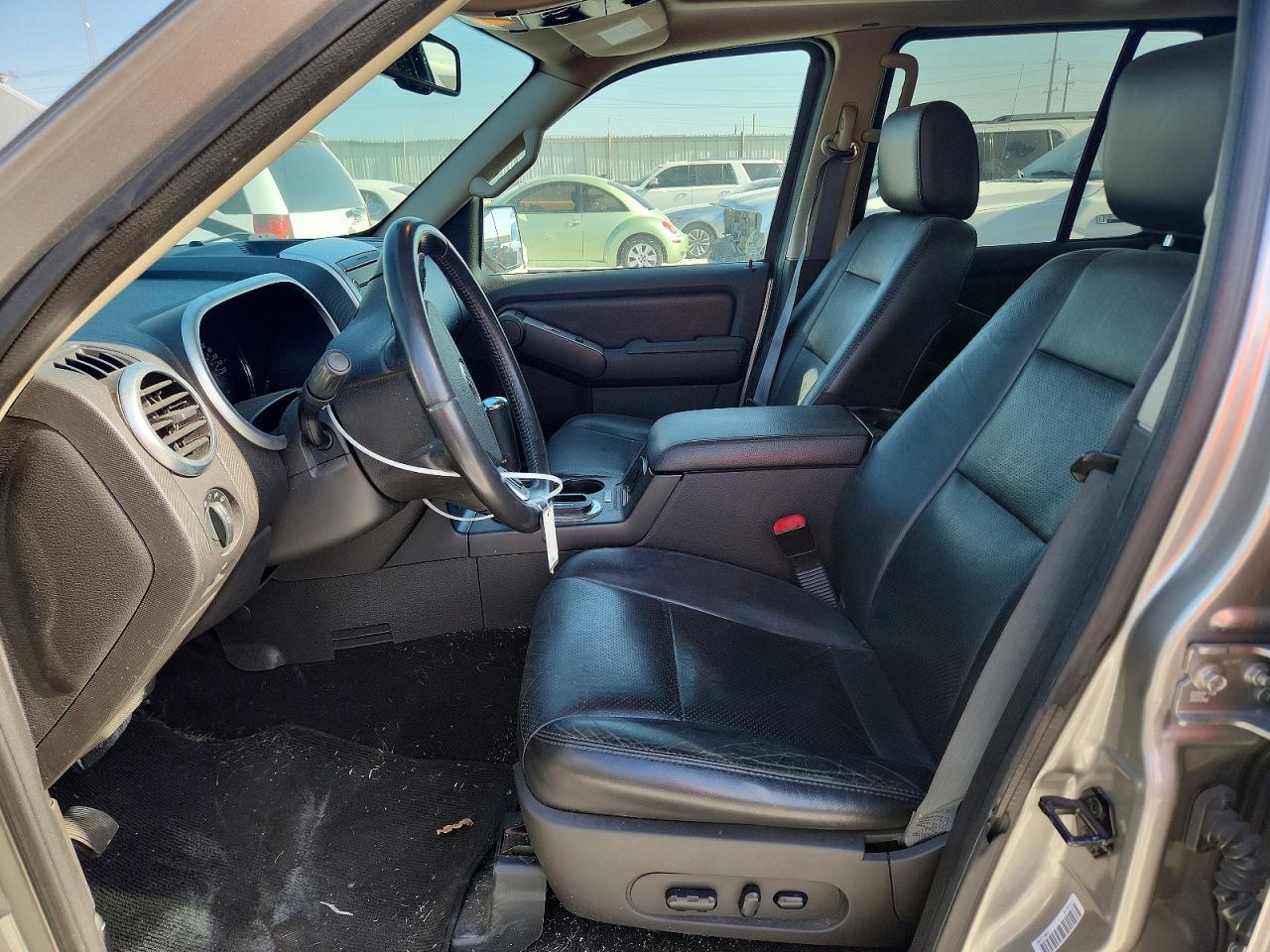 2008 Mercury Mountaineer Premier Серебряный vin: 4M2EU38E48UJ17378