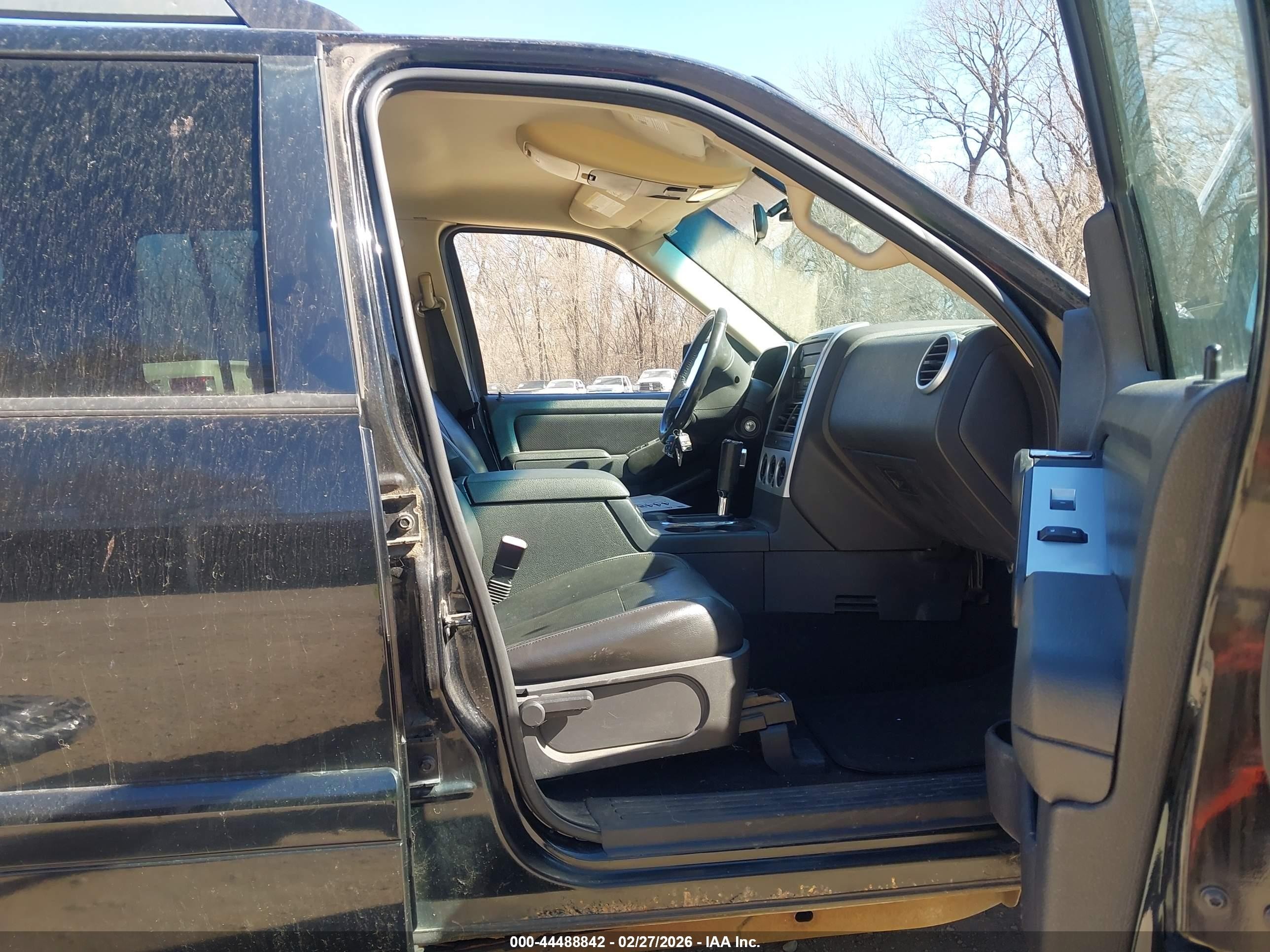 2006 Mercury Mountaineer Convenience Black vin: 4M2EU46E16UJ06022