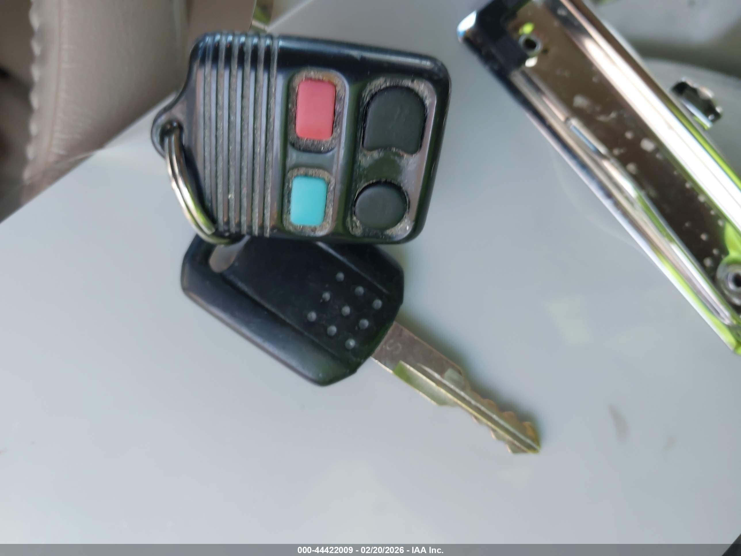 2006 Mercury Mountaineer Convenience Gold vin: 4M2EU46E66UJ01401