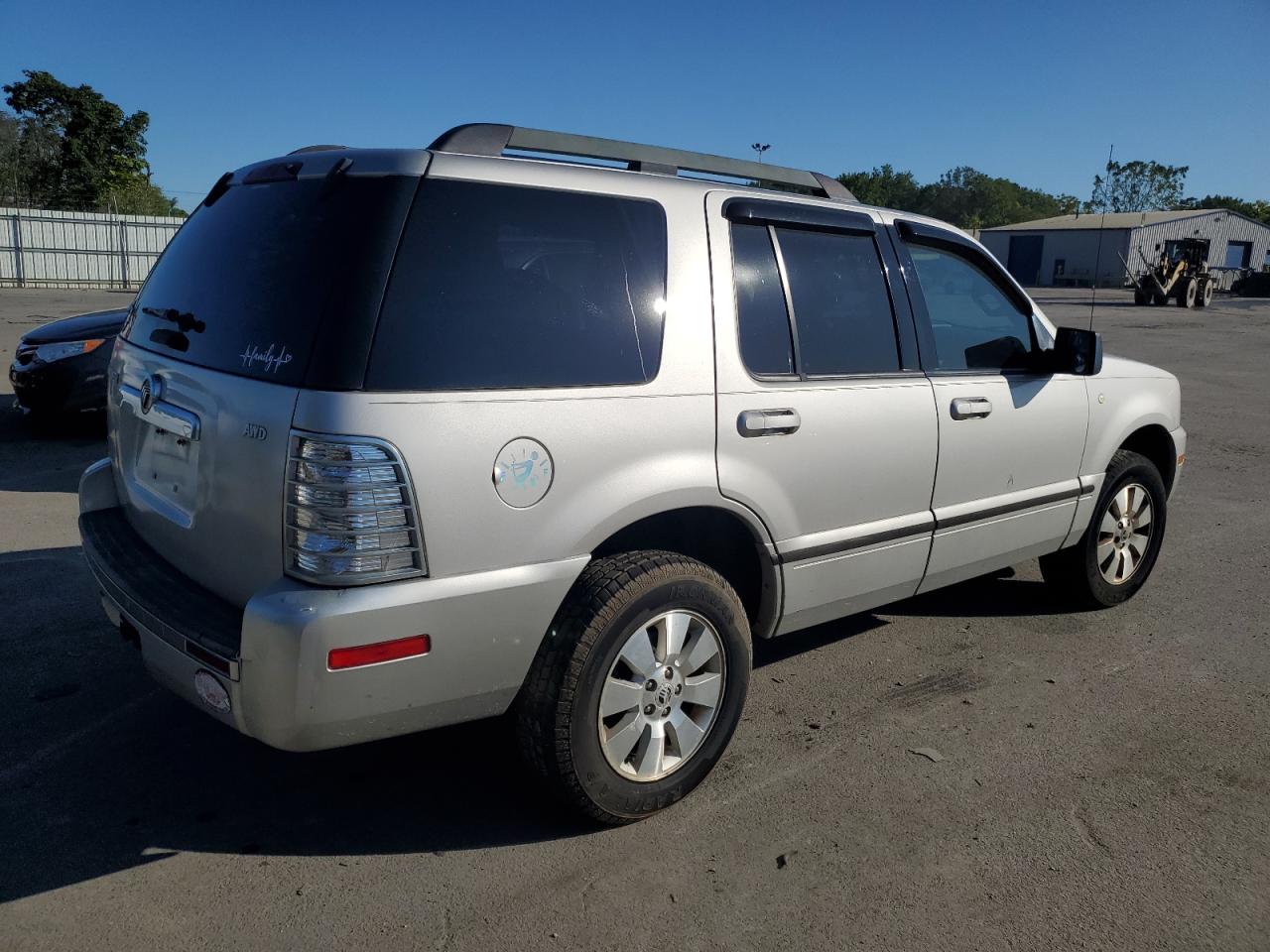 2006 Mercury Mountaineer Convenience Silver vin: 4M2EU46E96UJ13882