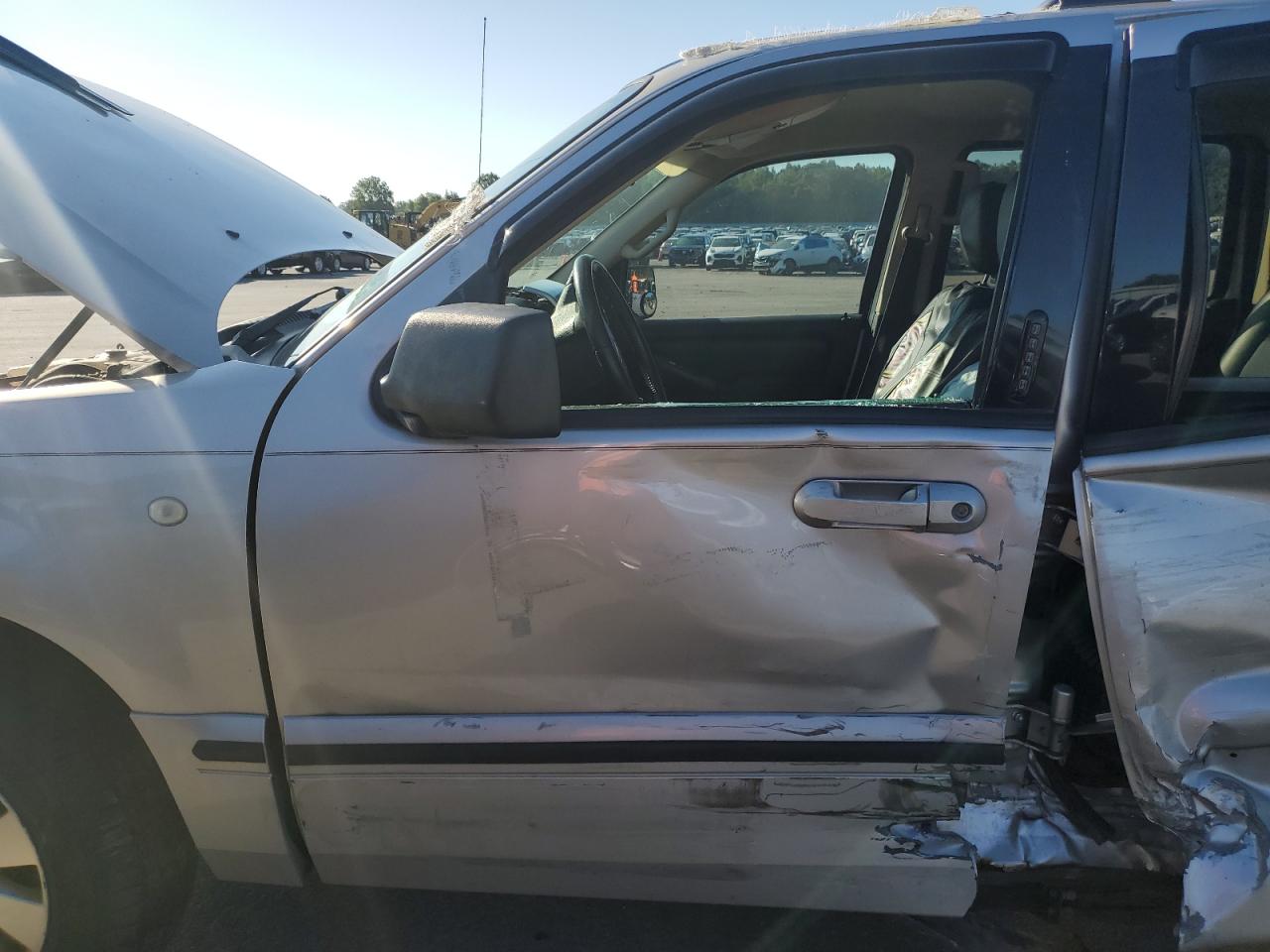 2006 Mercury Mountaineer Convenience Silver vin: 4M2EU46E96UJ13882