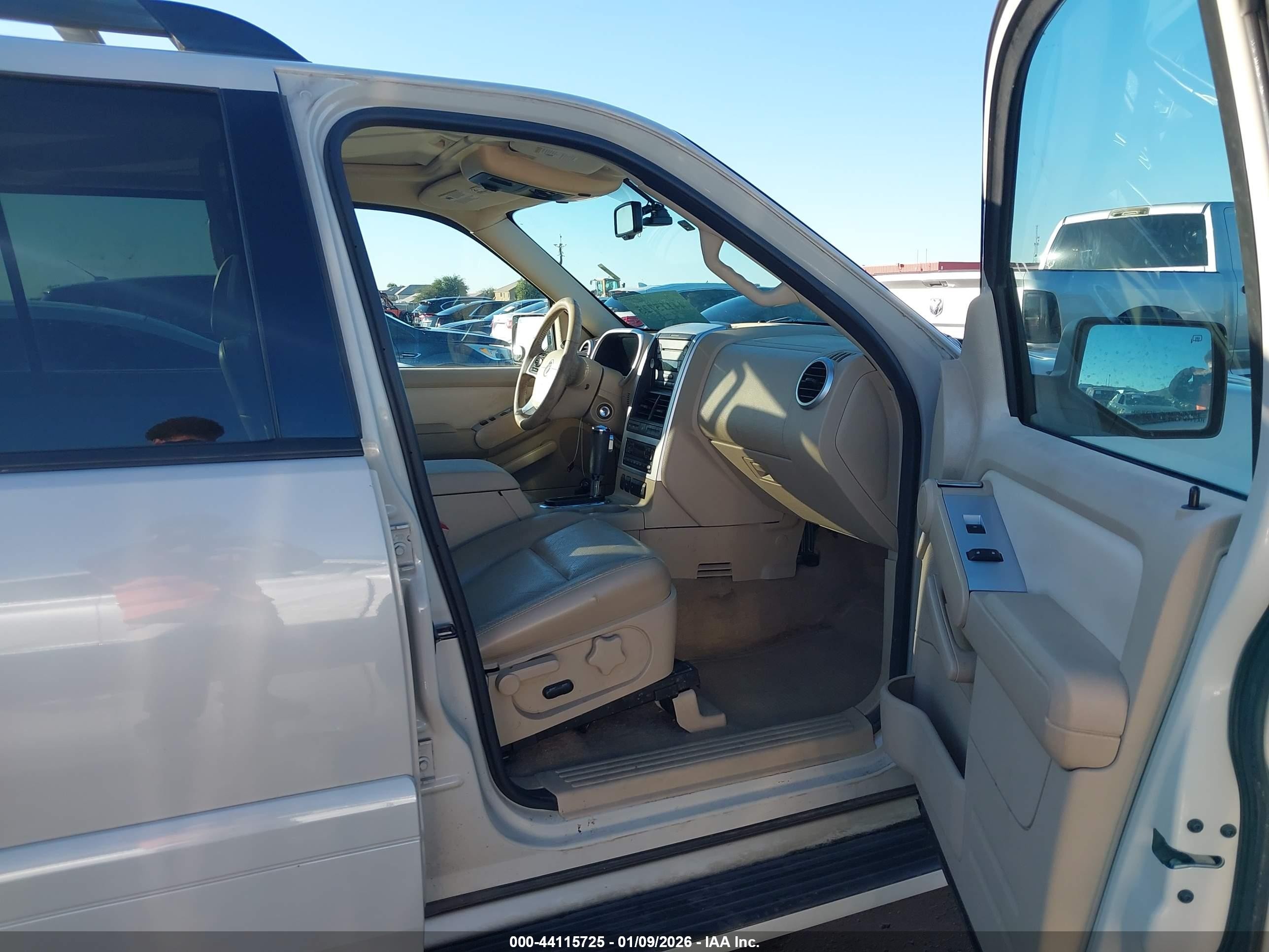 2006 Mercury Mountaineer Luxury Кремовый vin: 4M2EU47E06UJ24753