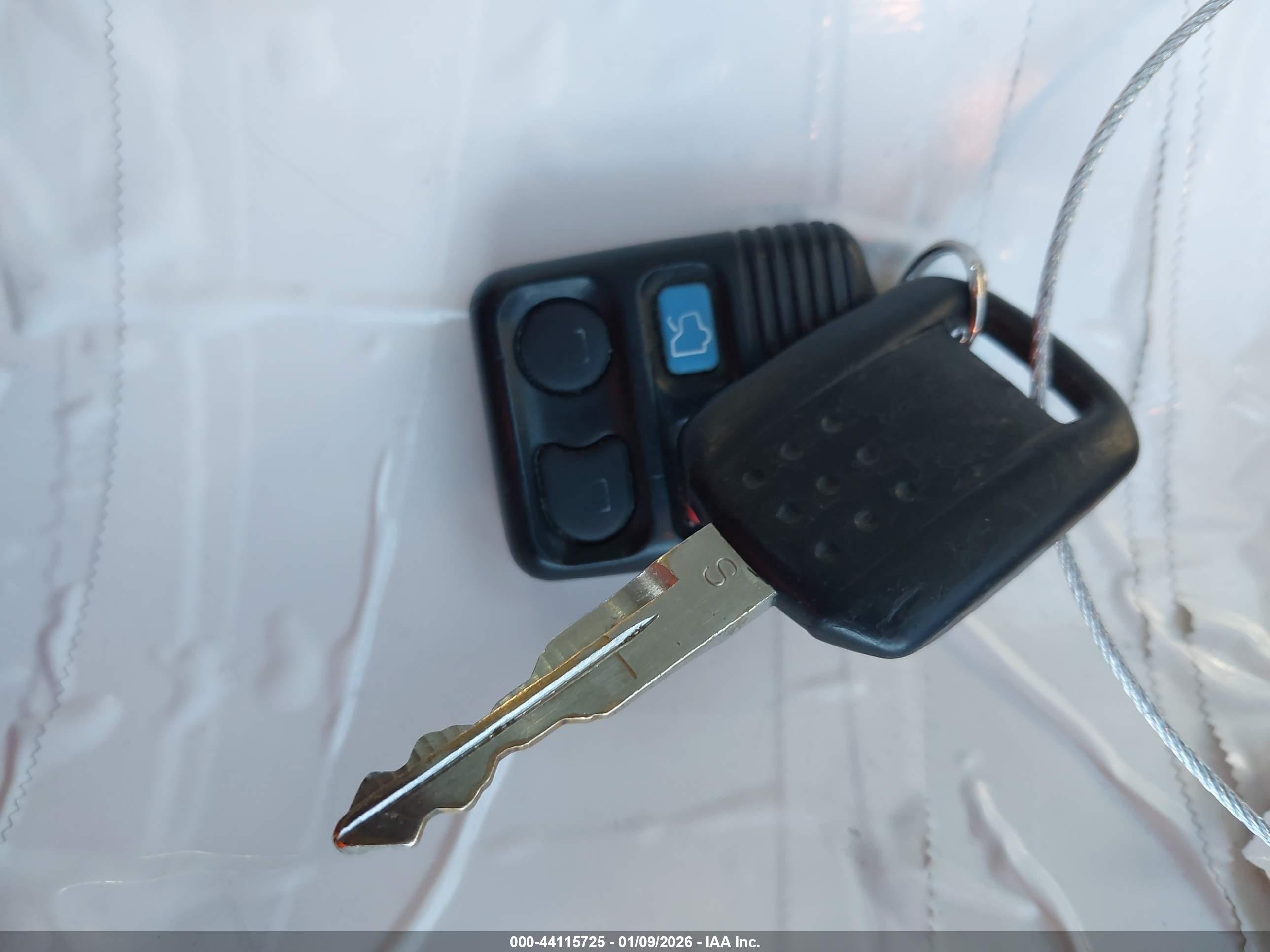 2006 Mercury Mountaineer Luxury Кремовый vin: 4M2EU47E06UJ24753