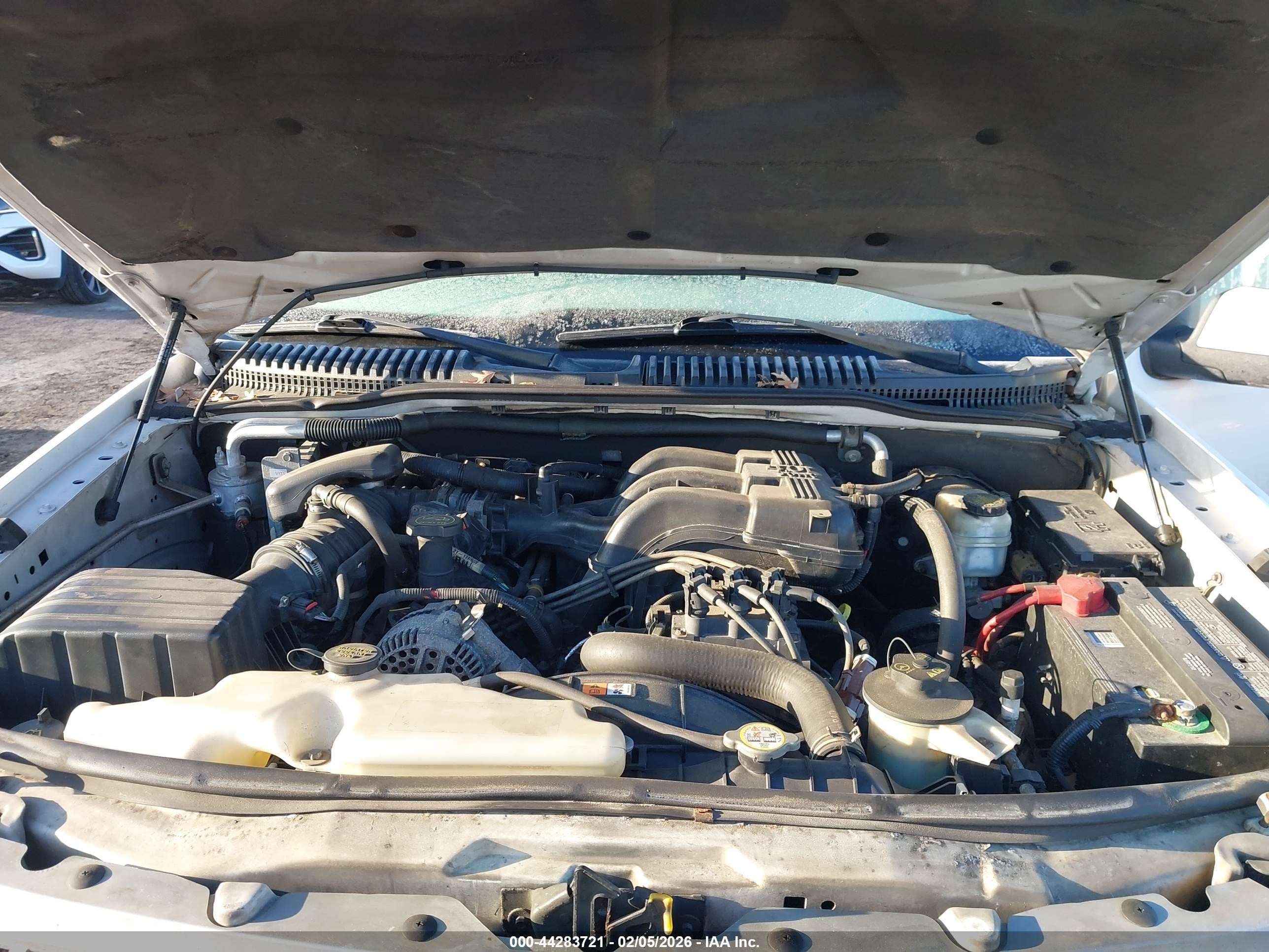 2006 Mercury Mountaineer Luxury White vin: 4M2EU47E06UJ26616