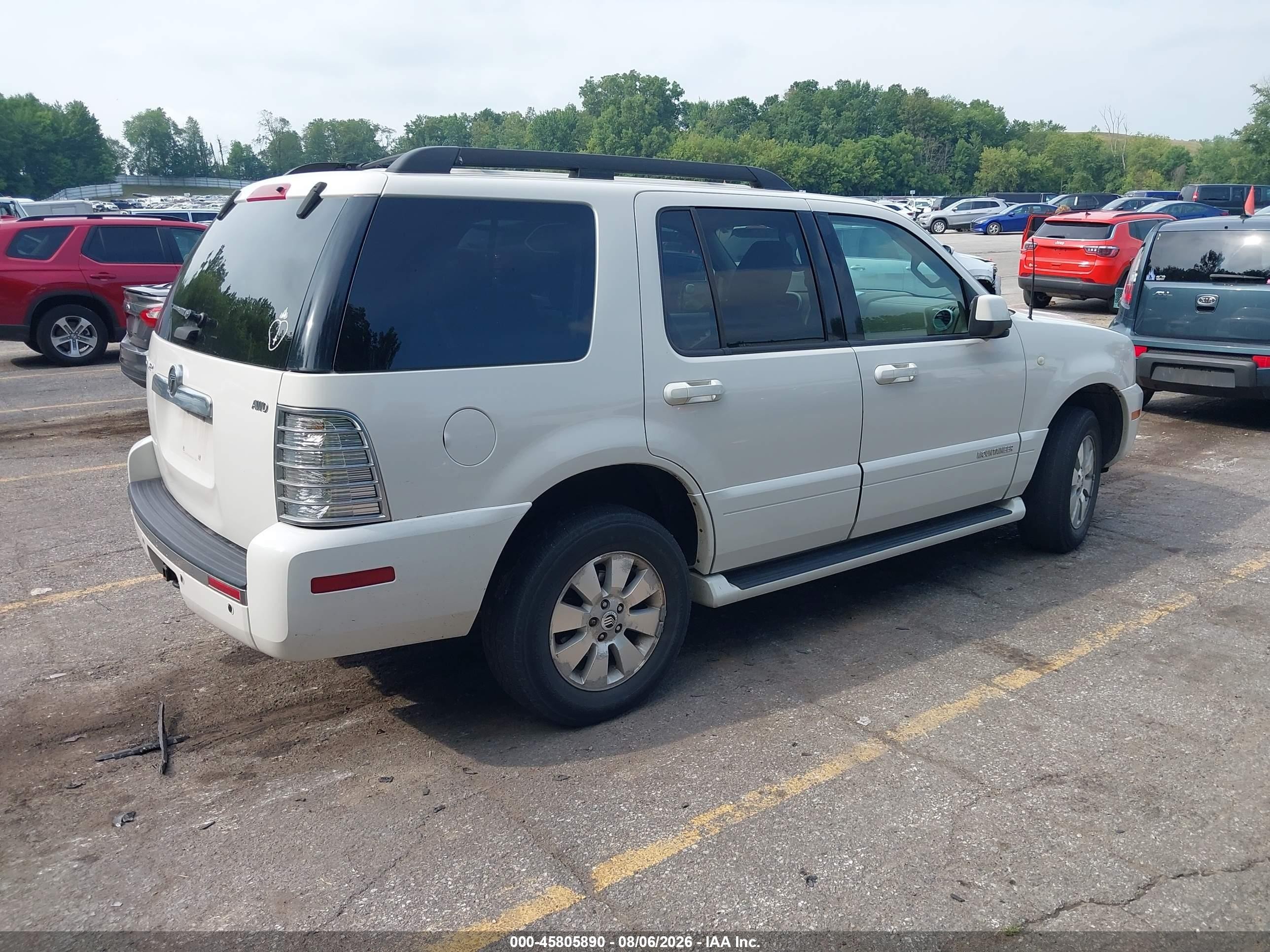 2009 Mercury Mountaineer   White vin: 4M2EU47E39UJ01066