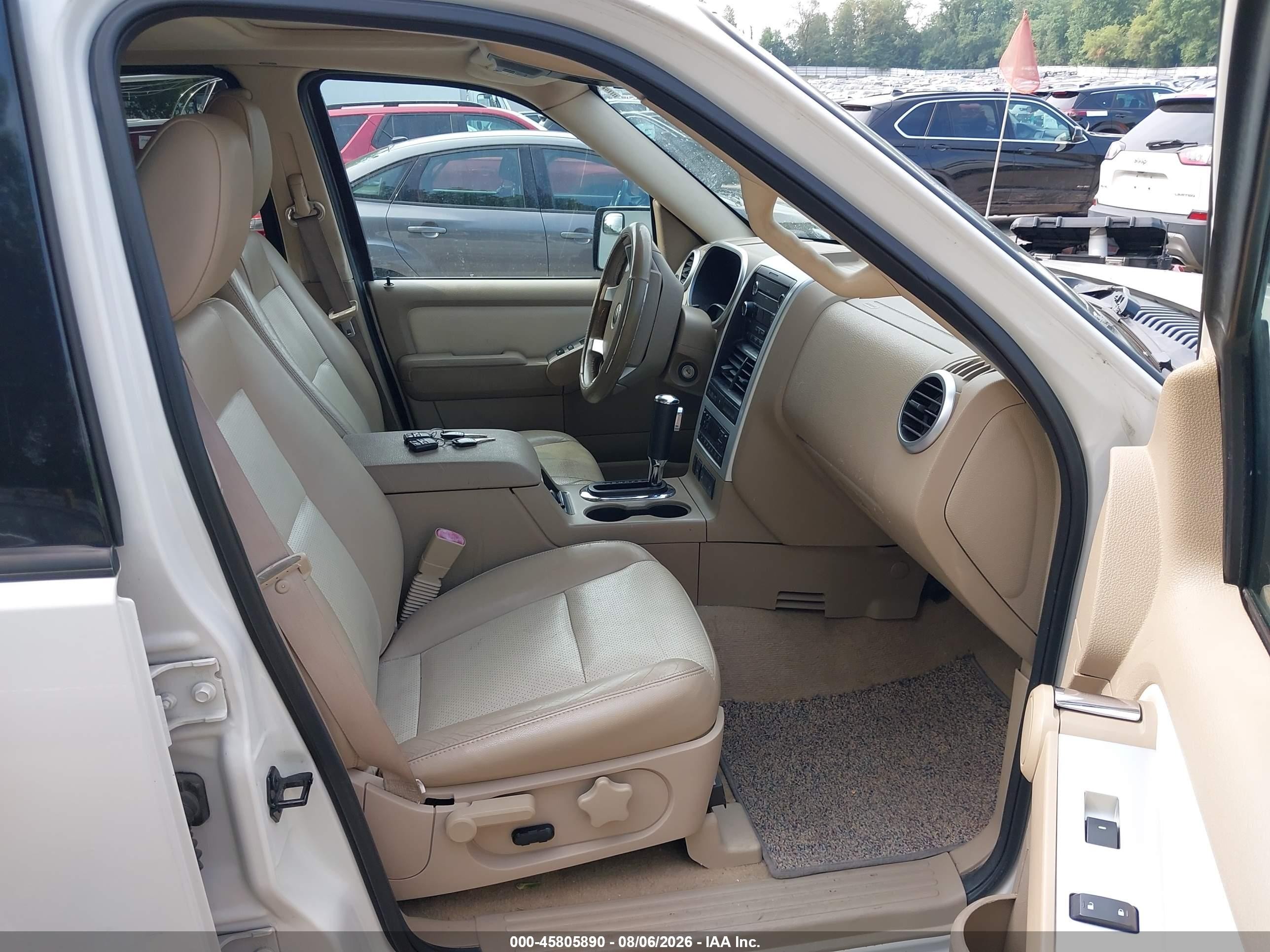 2009 Mercury Mountaineer   White vin: 4M2EU47E39UJ01066