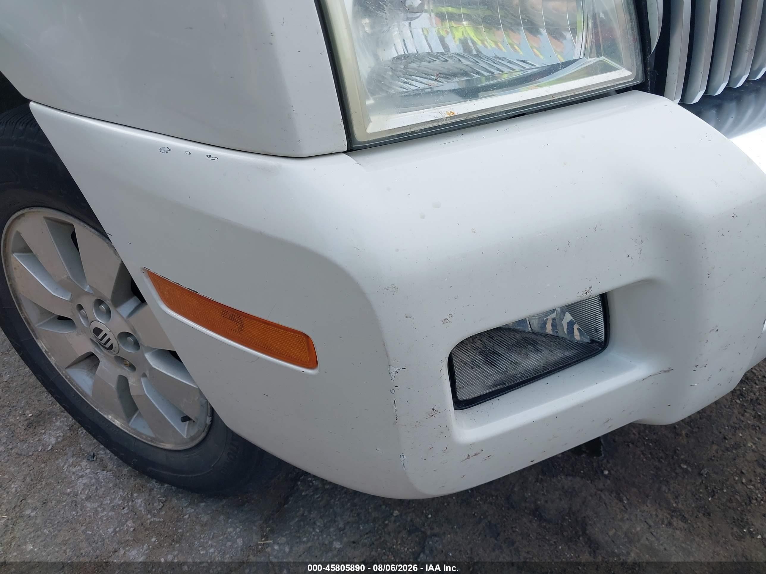 2009 Mercury Mountaineer   White vin: 4M2EU47E39UJ01066
