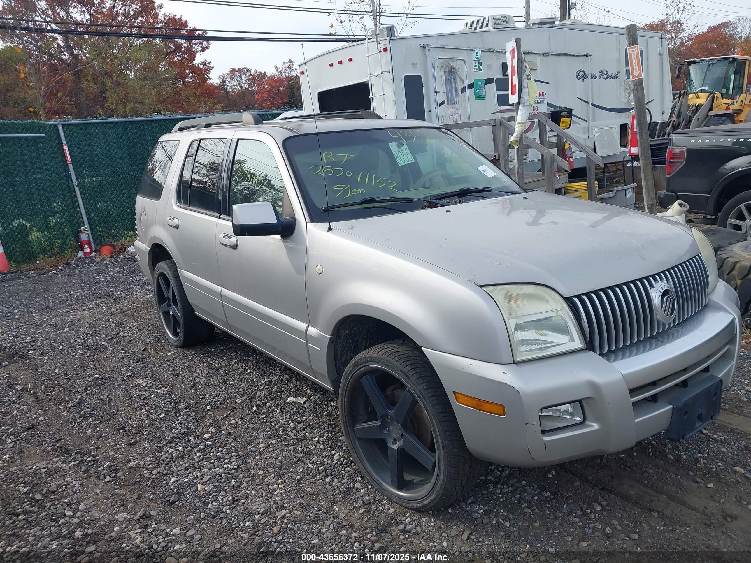 2006 Mercury Mountaineer Luxury Silver vin: 4M2EU47E56UJ15899