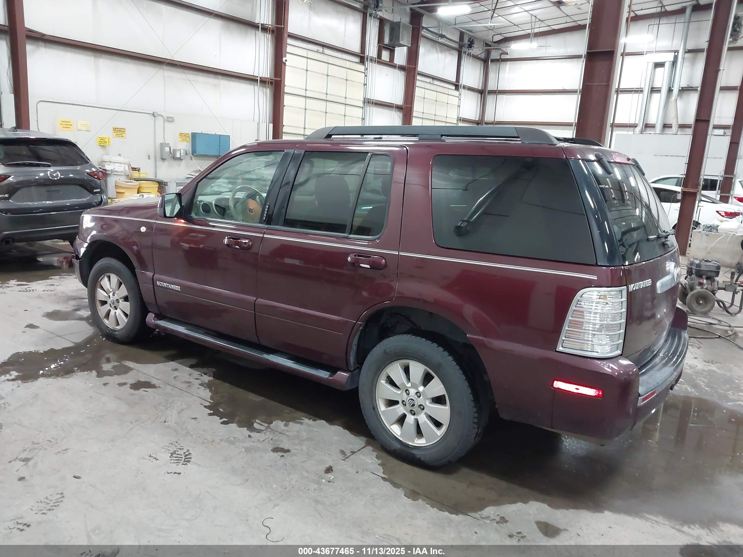 2007 Mercury Mountaineer   Red vin: 4M2EU47E67UJ22006