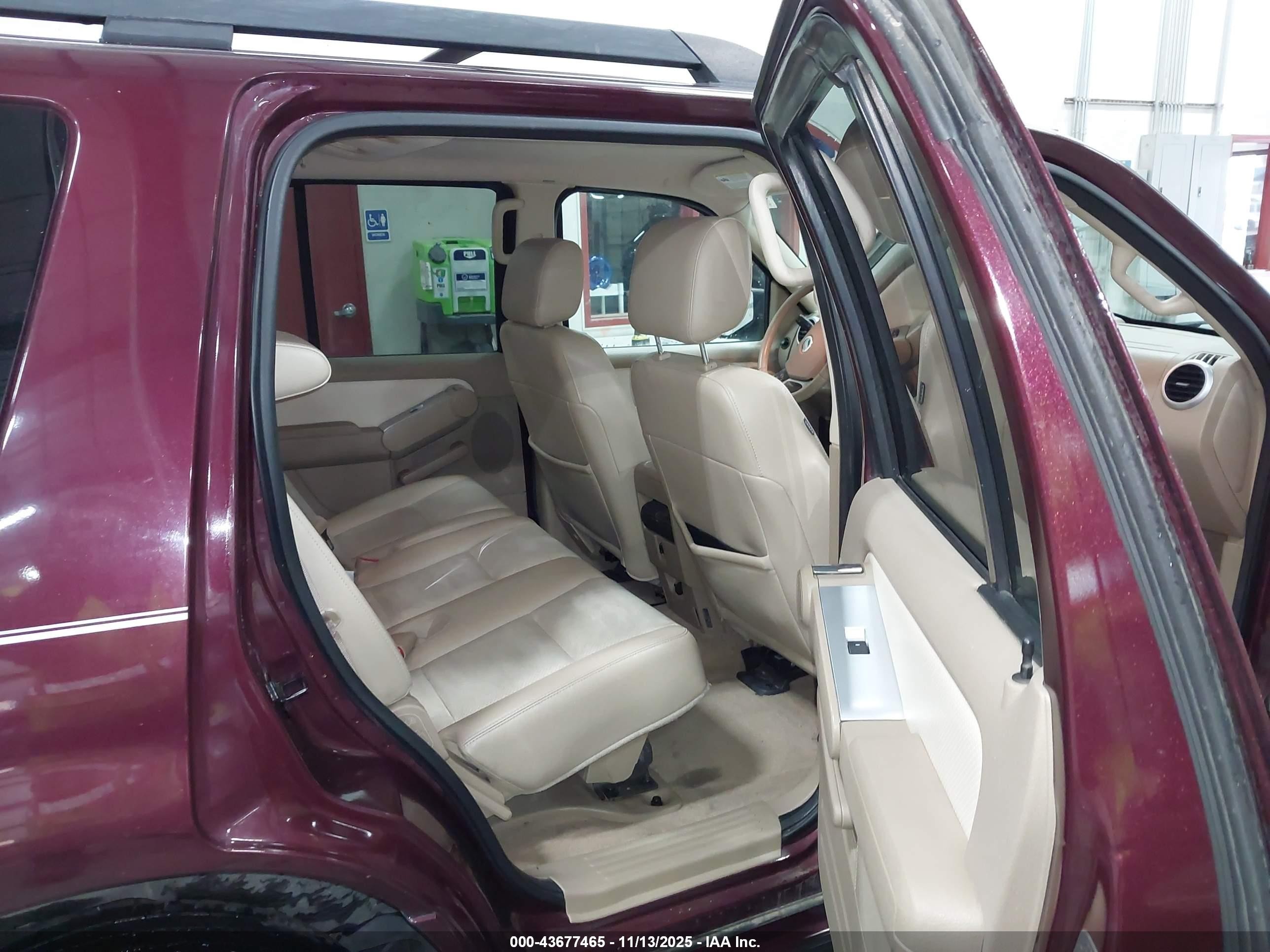 2007 Mercury Mountaineer   Red vin: 4M2EU47E67UJ22006