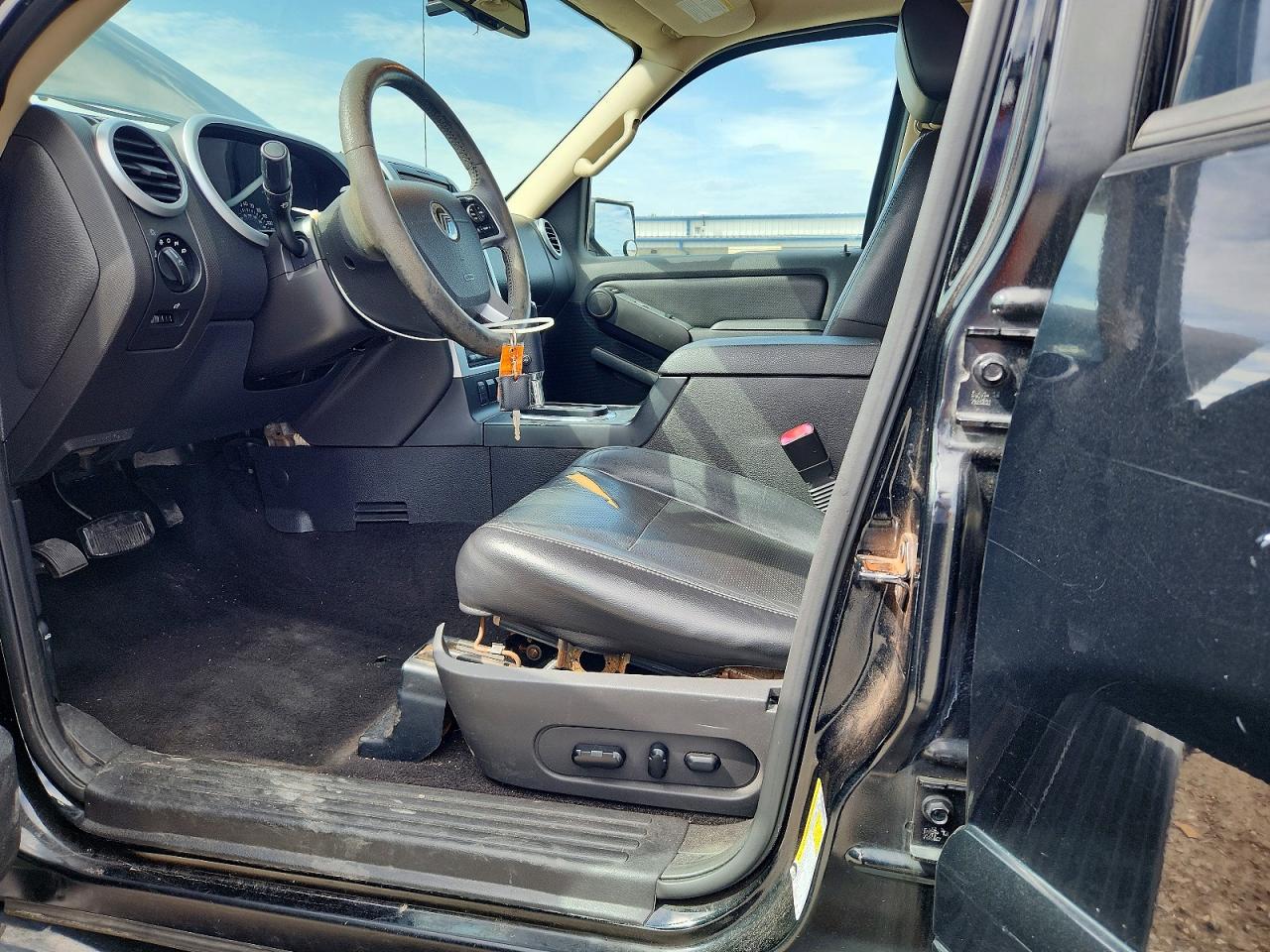 2006 Mercury Mountaineer Luxury Black vin: 4M2EU47E76UJ18853