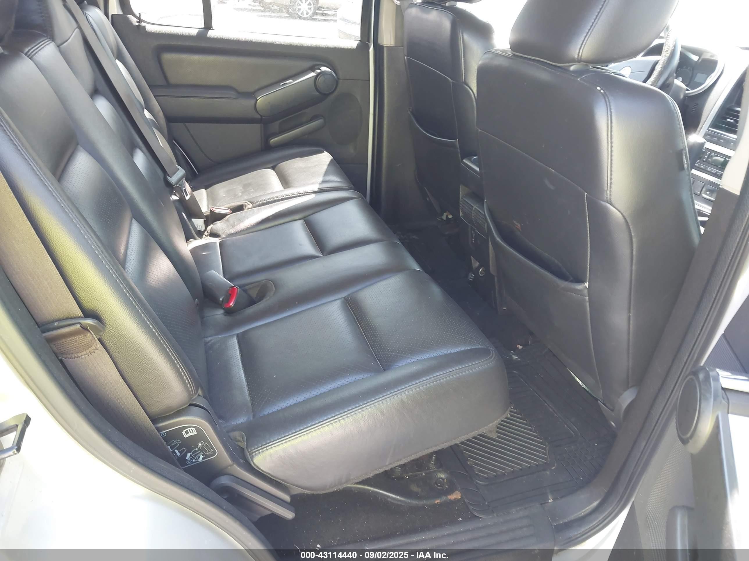 2009 Mercury Mountaineer   Серебряный vin: 4M2EU47E79UJ00423