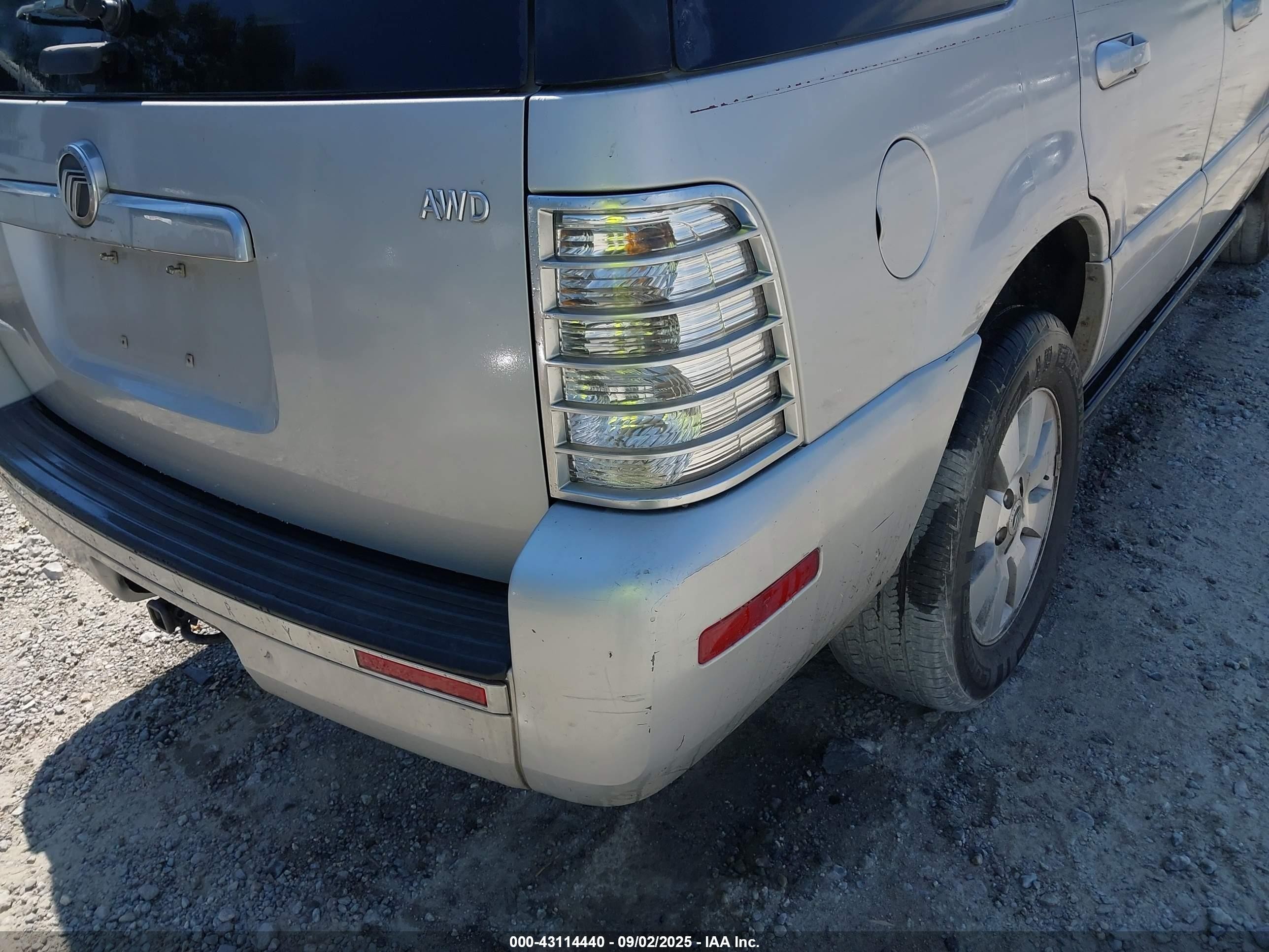 2009 Mercury Mountaineer   Серебряный vin: 4M2EU47E79UJ00423