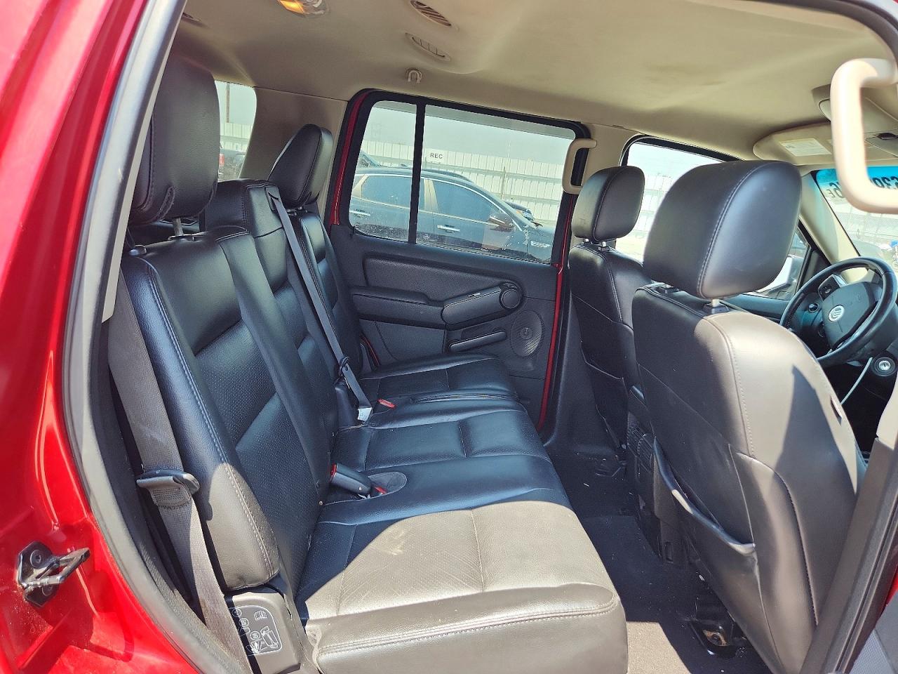 2008 Mercury Mountaineer Luxury Burgundy vin: 4M2EU47E98UJ12233