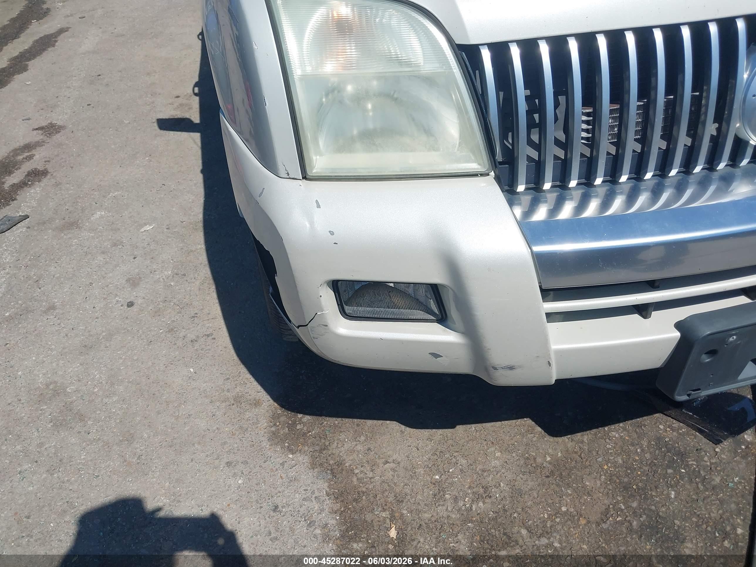 2006 Mercury Mountaineer Premier Cream vin: 4M2EU48806ZJ04241