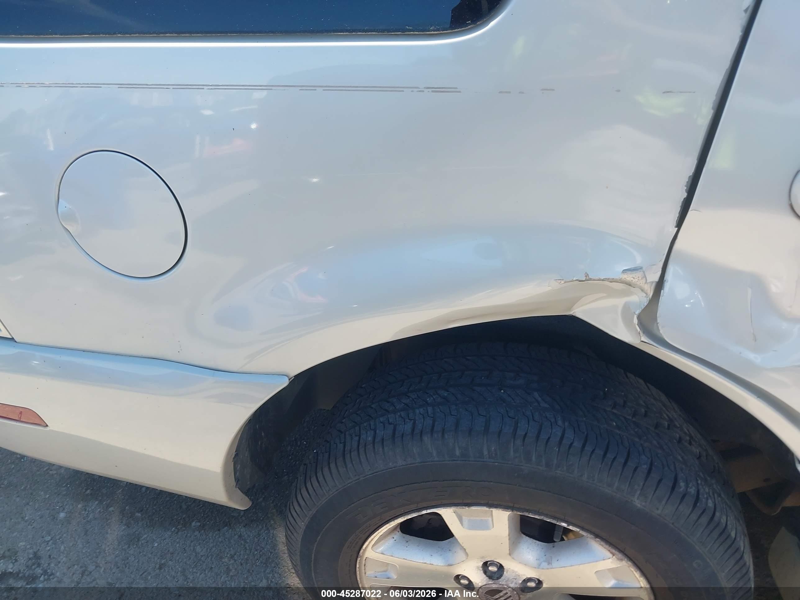 2006 Mercury Mountaineer Premier Cream vin: 4M2EU48806ZJ04241