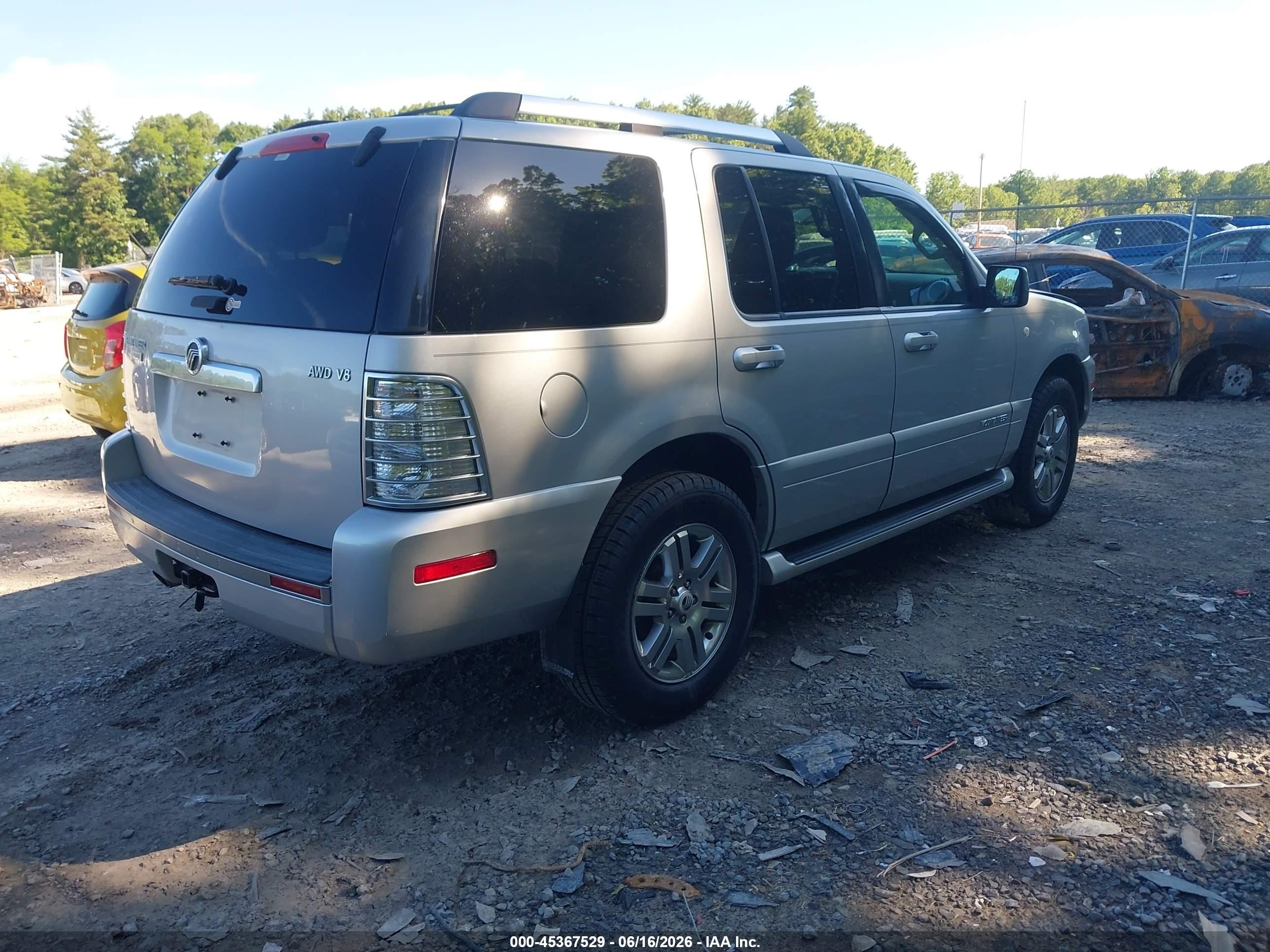 2009 Mercury Mountaineer Premier Silver vin: 4M2EU48809UJ00420