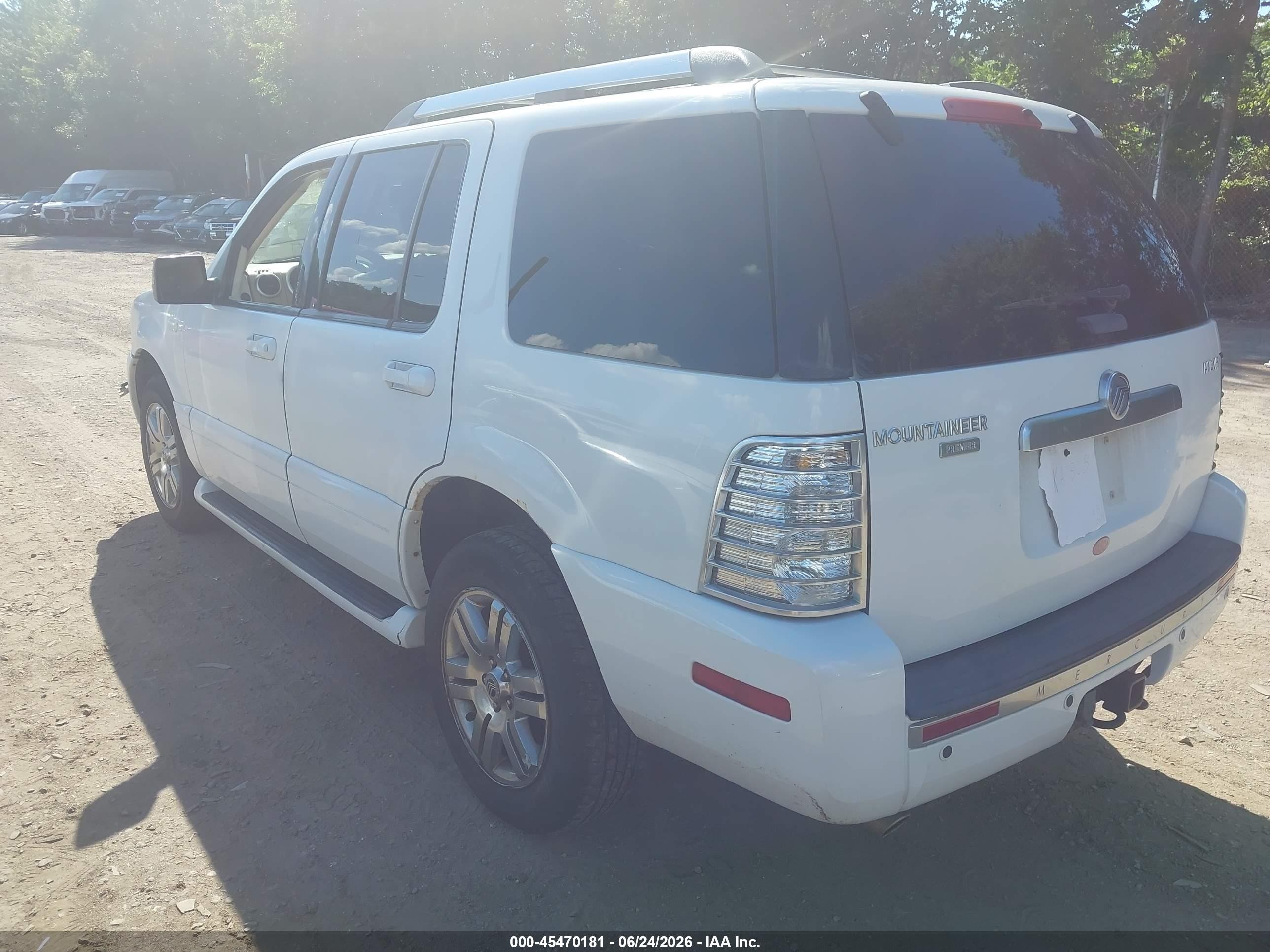 2006 Mercury Mountaineer Premier White vin: 4M2EU48816UJ24057