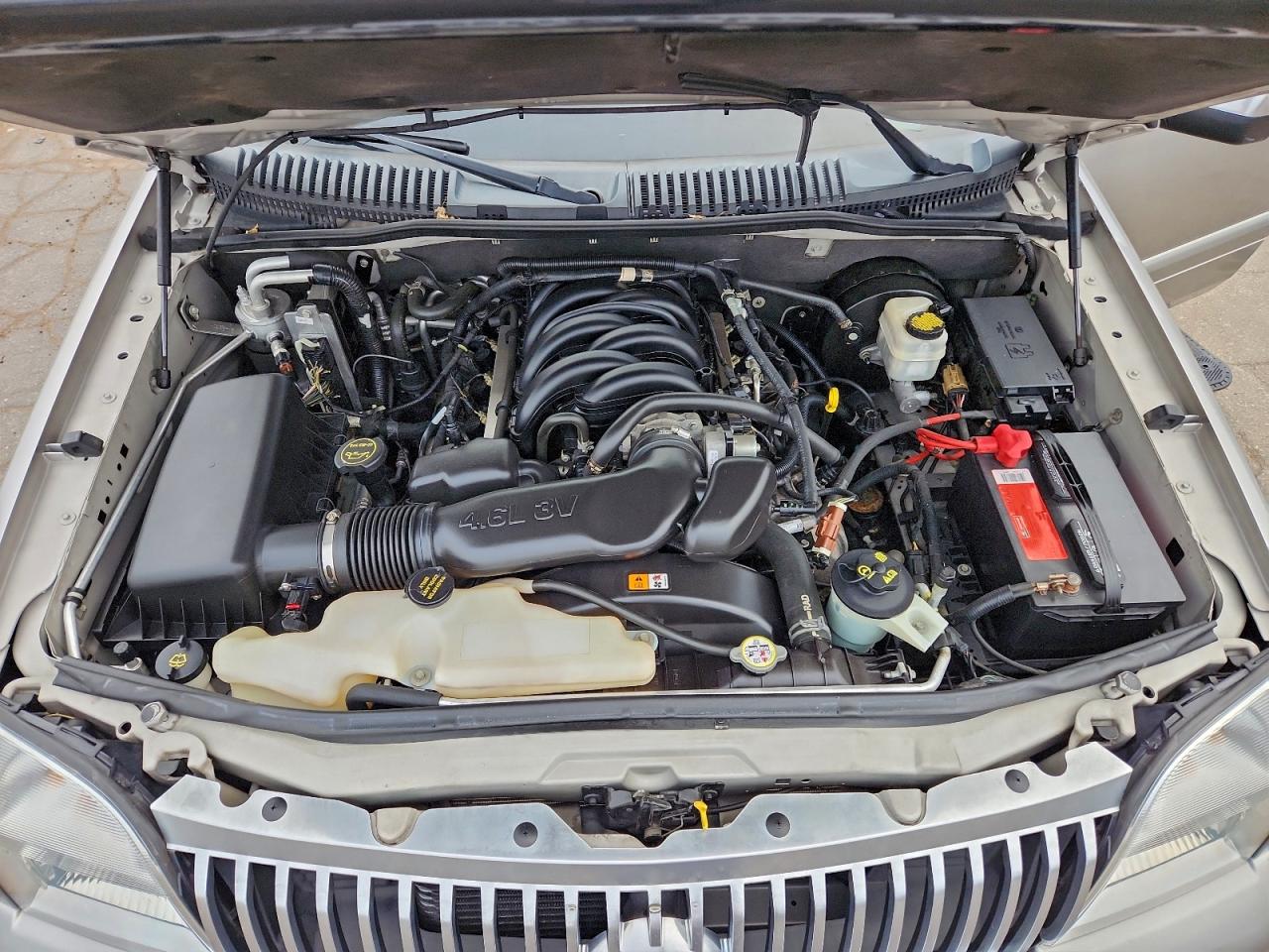2008 Mercury Mountaineer Premier Серебряный vin: 4M2EU48818UJ06662