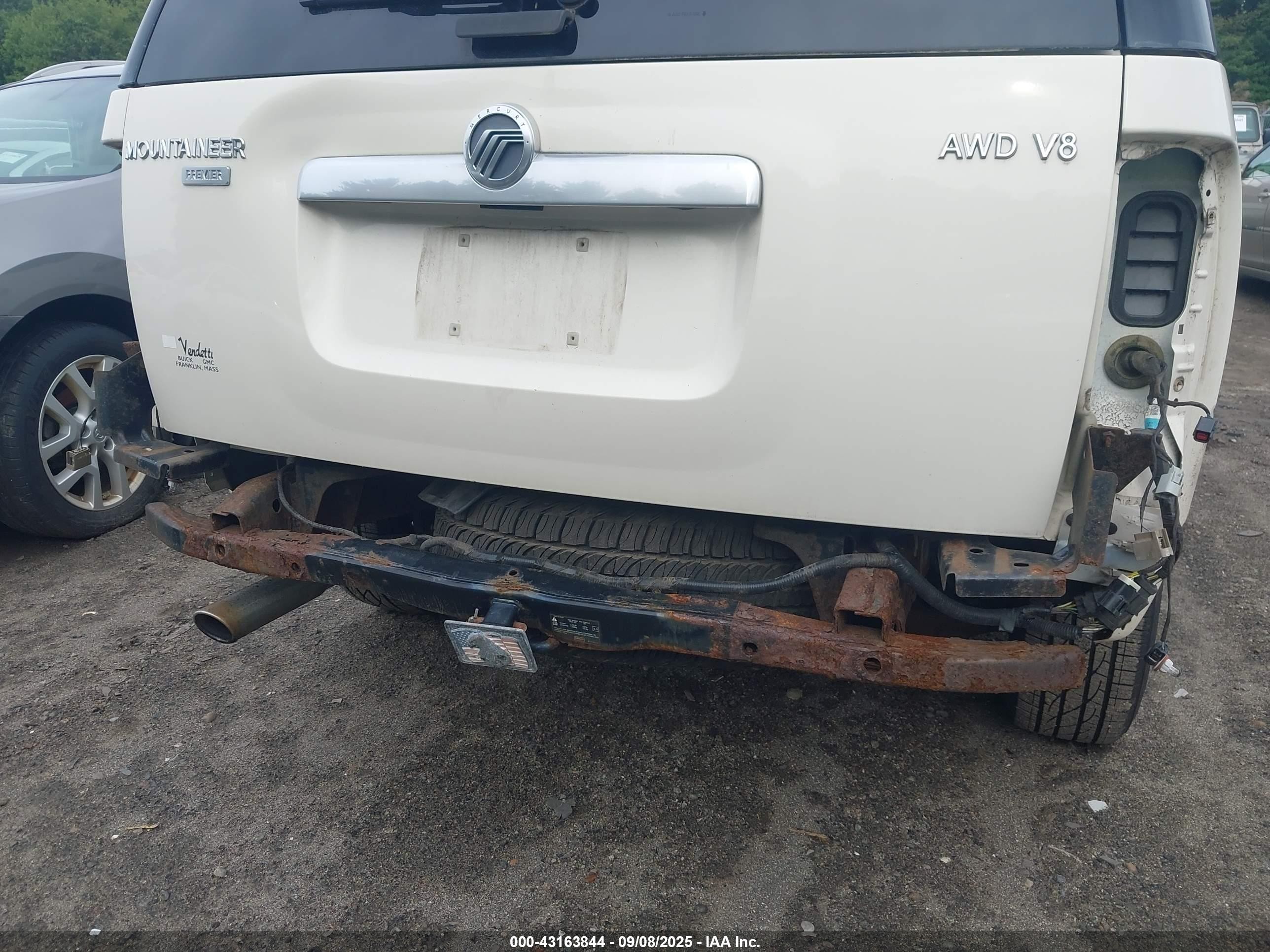 2009 Mercury Mountaineer Premier Белый vin: 4M2EU48819UJ01821