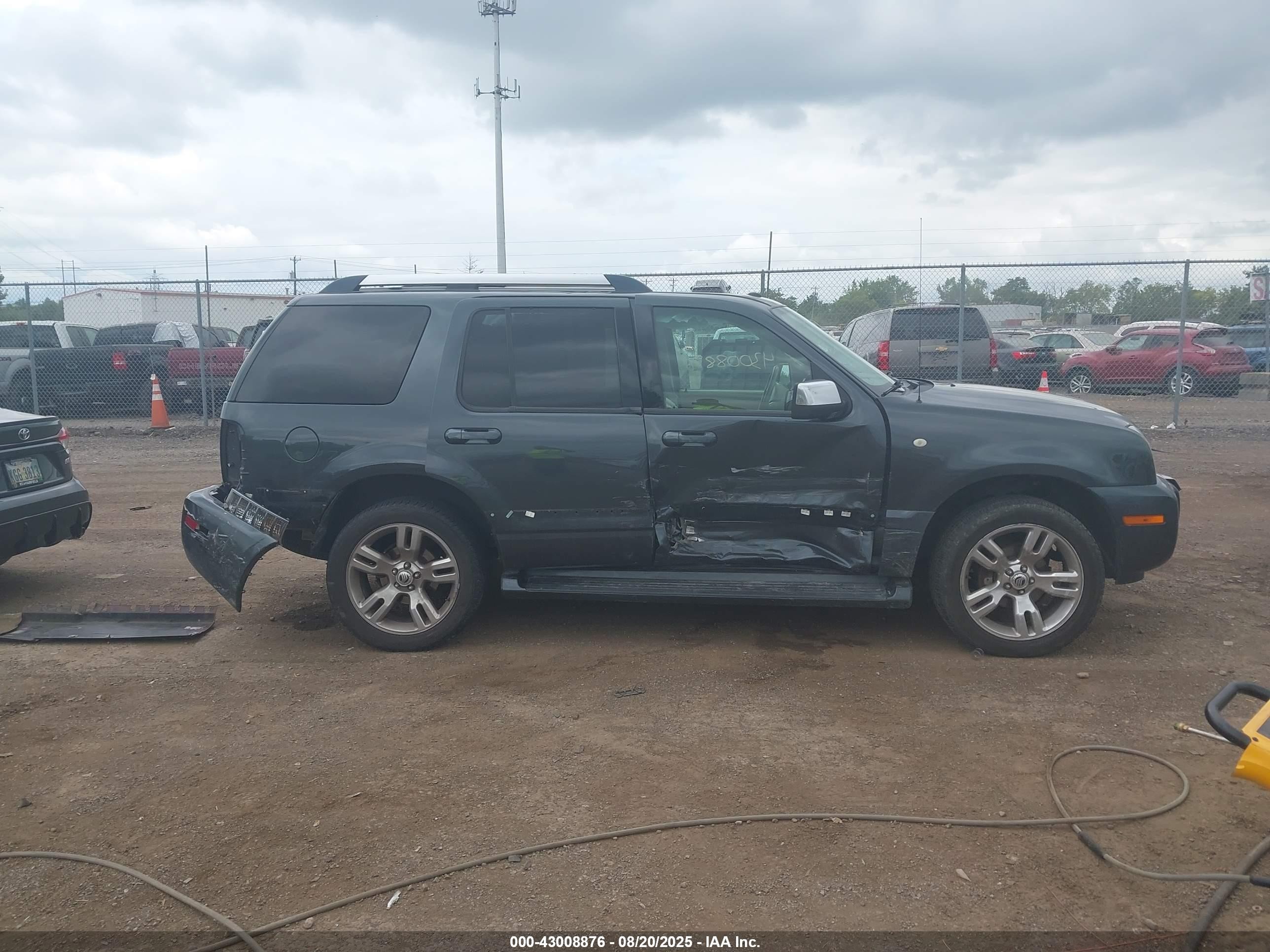 2009 Mercury Mountaineer Premier Black vin: 4M2EU48819UJ02032
